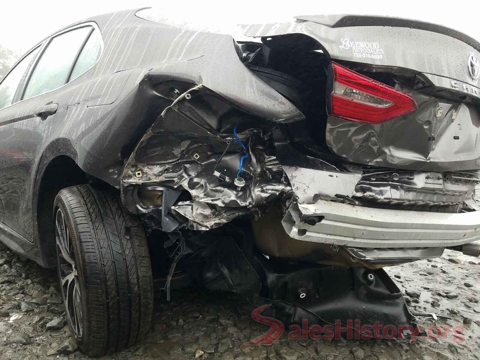 4T1B11HK1JU012262 2018 TOYOTA CAMRY