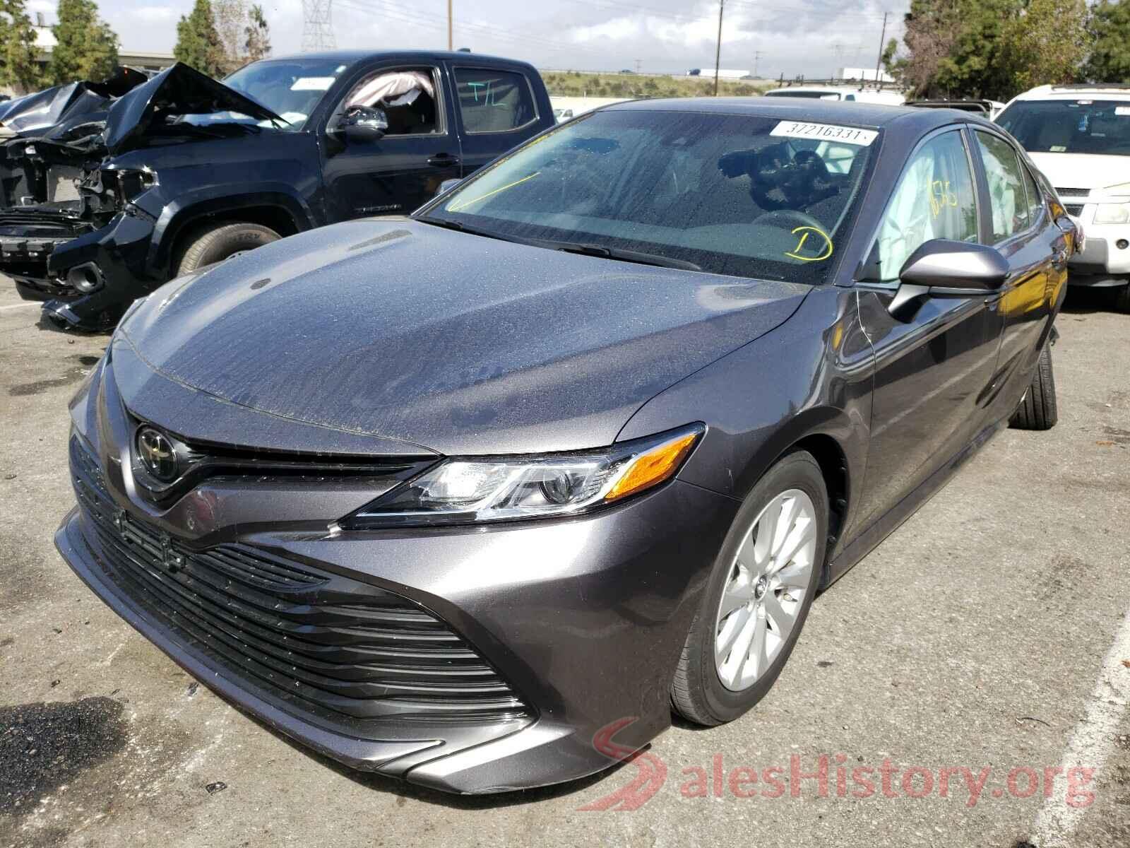 4T1B11HK2JU095765 2018 TOYOTA CAMRY