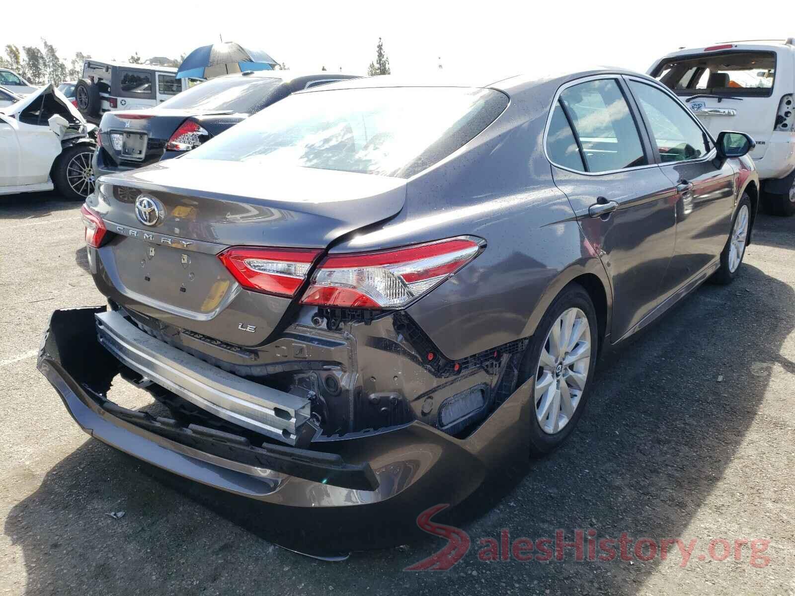 4T1B11HK2JU095765 2018 TOYOTA CAMRY