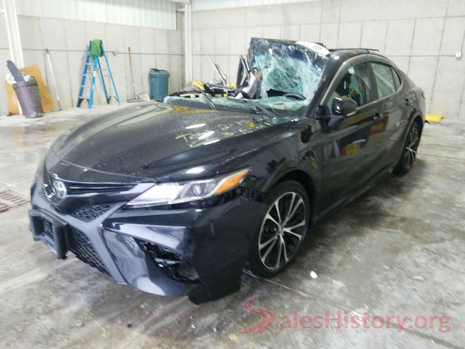 4T1B11HK9JU046790 2018 TOYOTA CAMRY