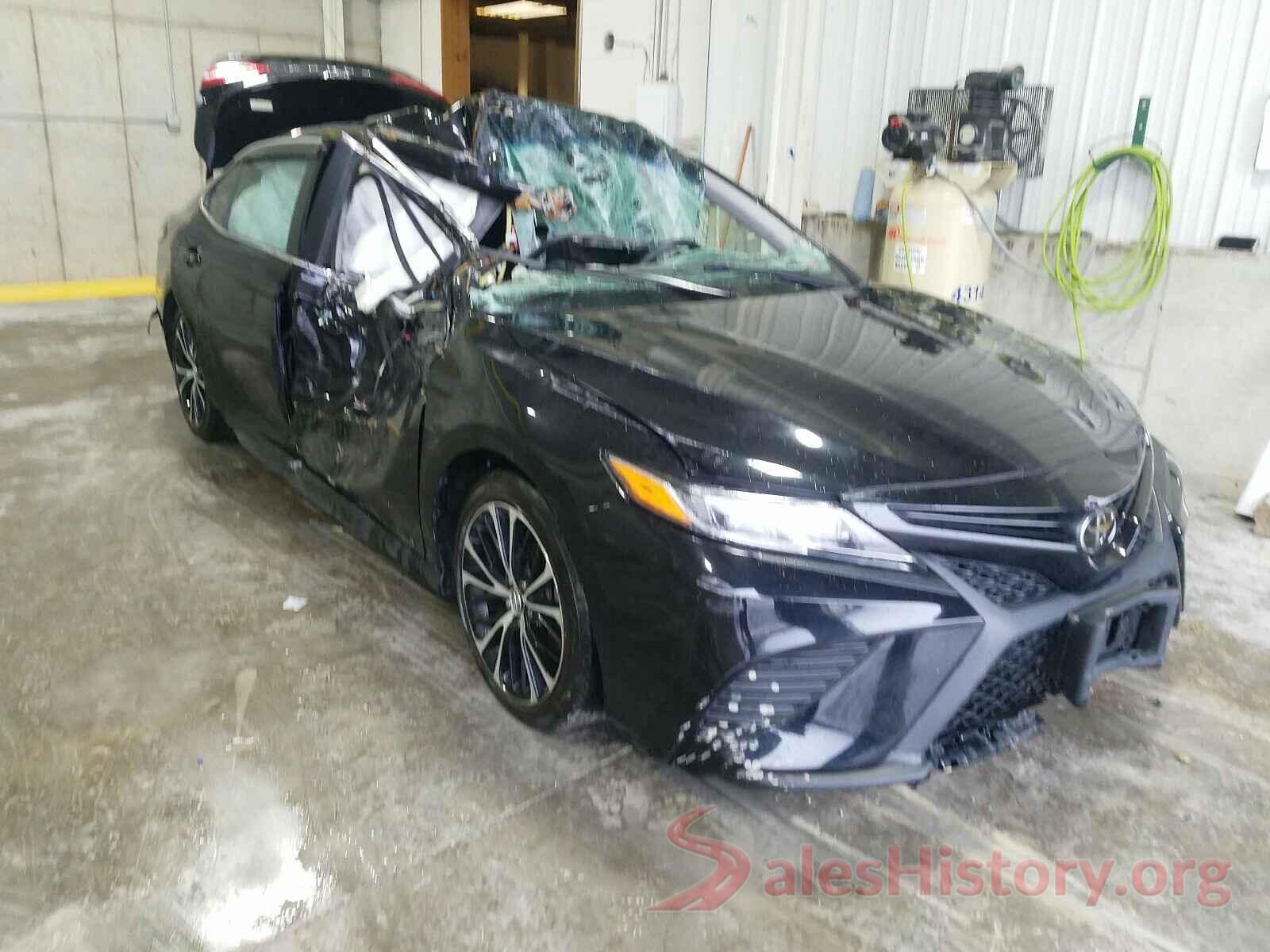 4T1B11HK9JU046790 2018 TOYOTA CAMRY