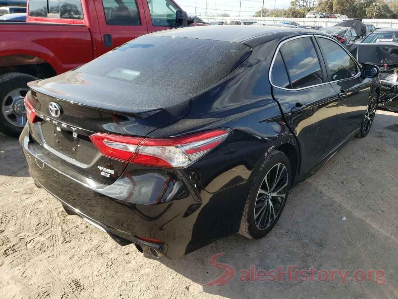 4T1B11HK0JU655637 2018 TOYOTA CAMRY