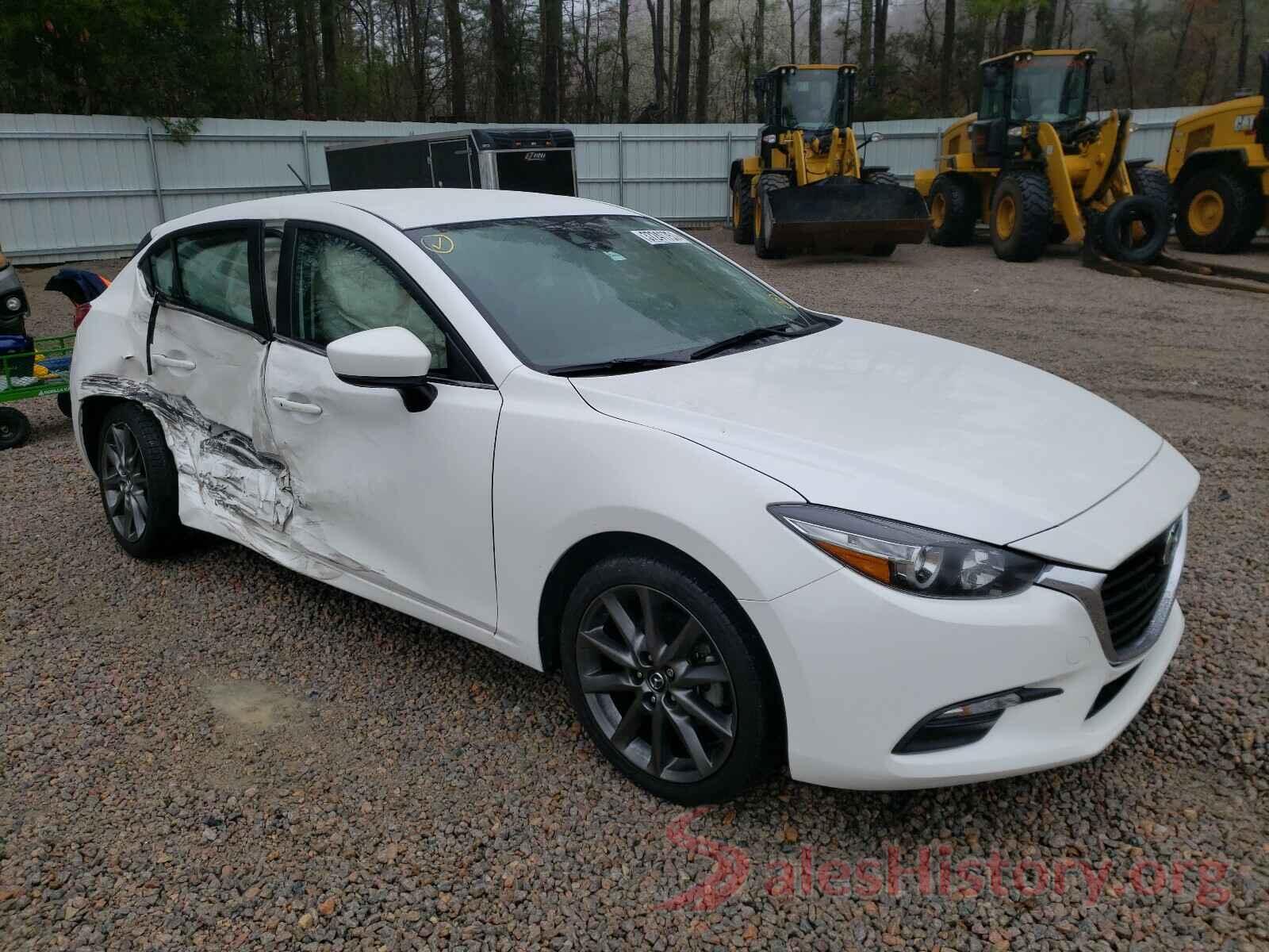 3MZBN1L3XJM255806 2018 MAZDA 3