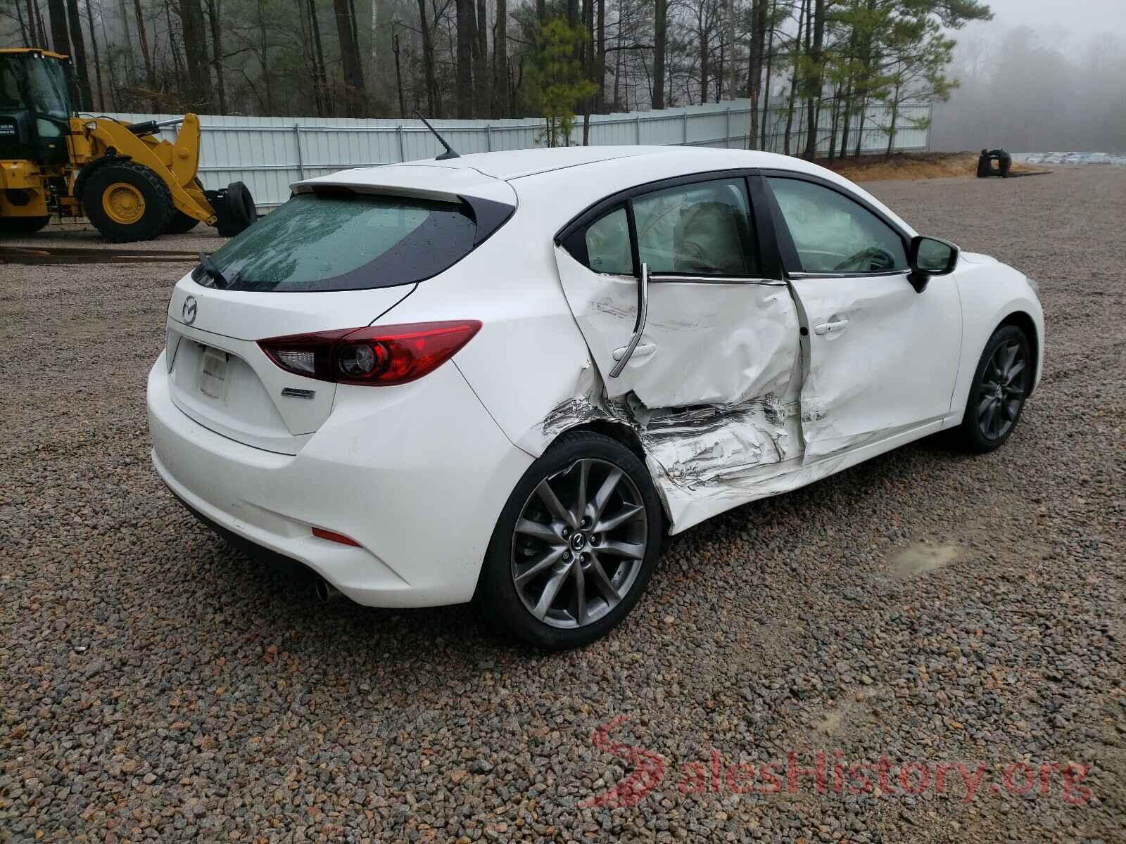 3MZBN1L3XJM255806 2018 MAZDA 3