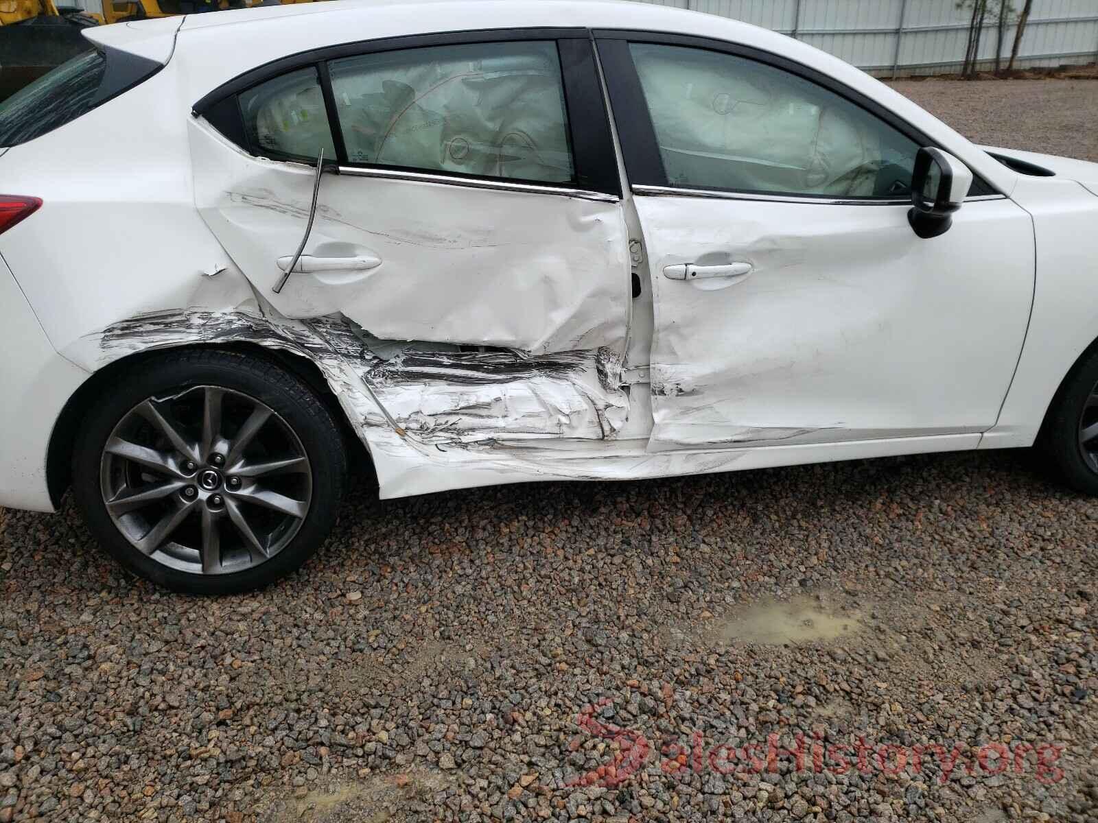 3MZBN1L3XJM255806 2018 MAZDA 3