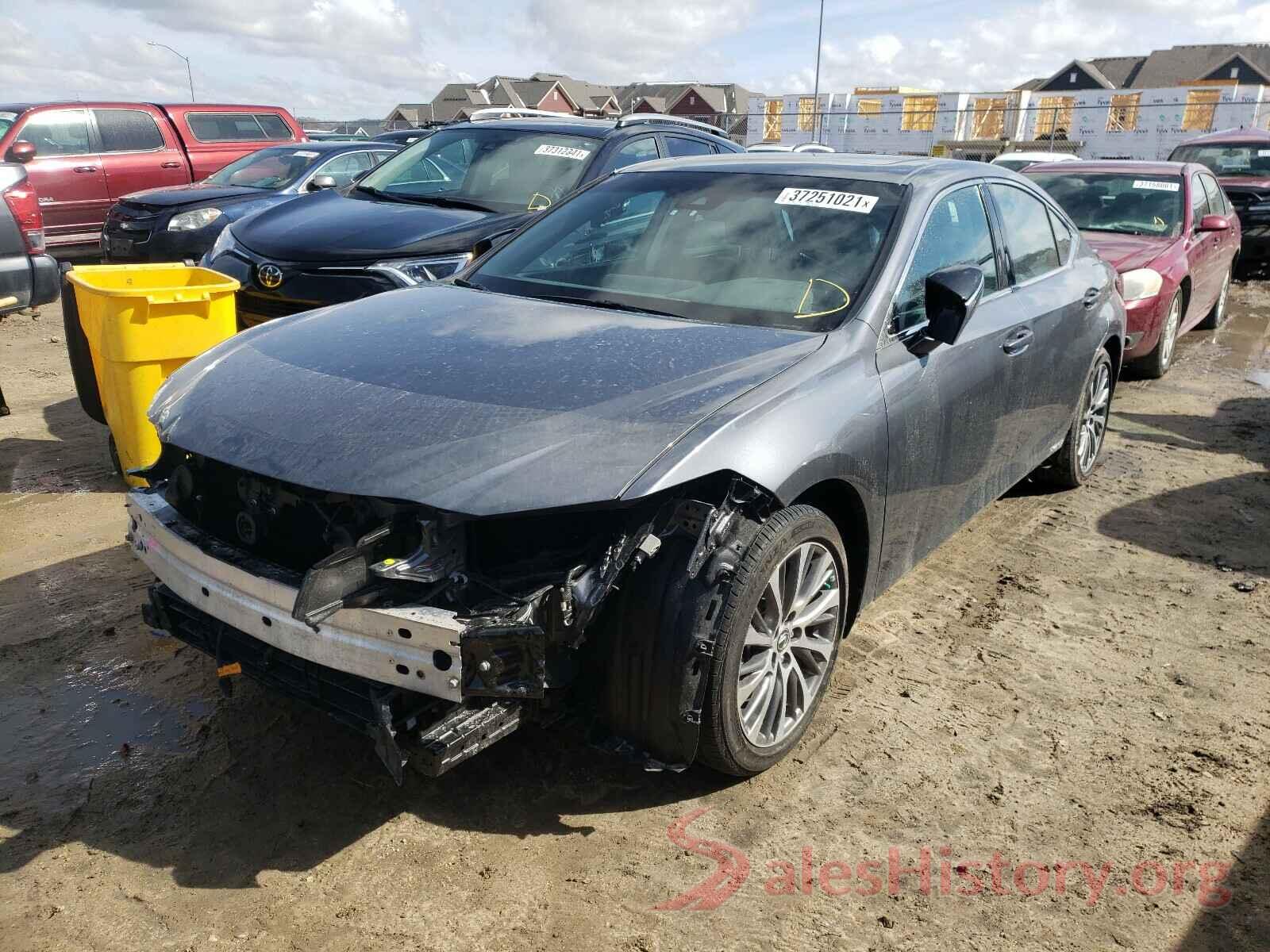 58AB21B10KU001339 2019 LEXUS ES300