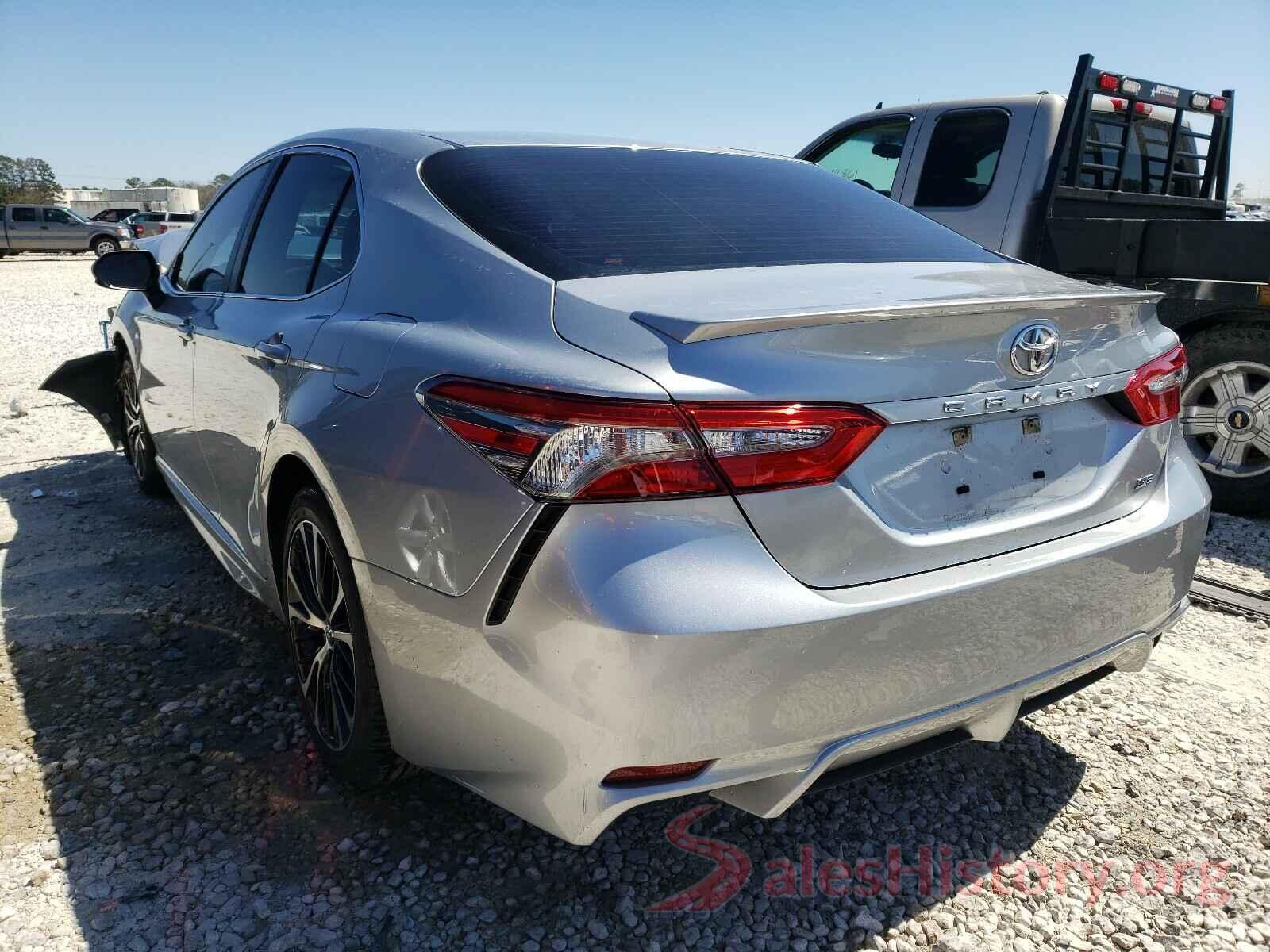 4T1B11HK5JU547952 2018 TOYOTA CAMRY