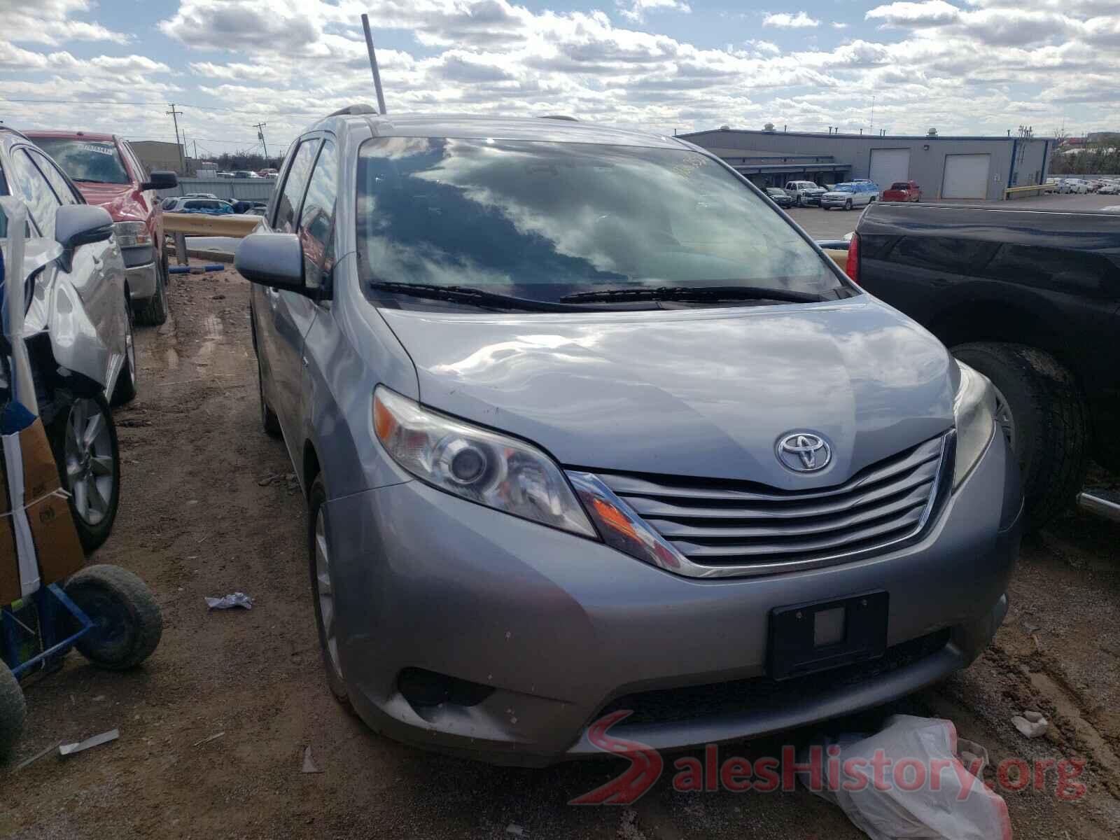 5TDJZ3DC9HS158362 2017 TOYOTA SIENNA