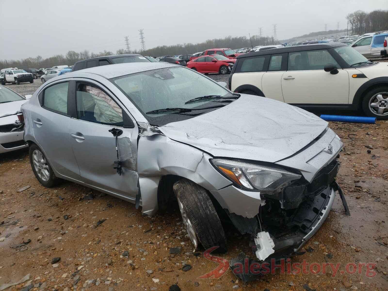 3MYDLBYV5JY325630 2018 TOYOTA YARIS