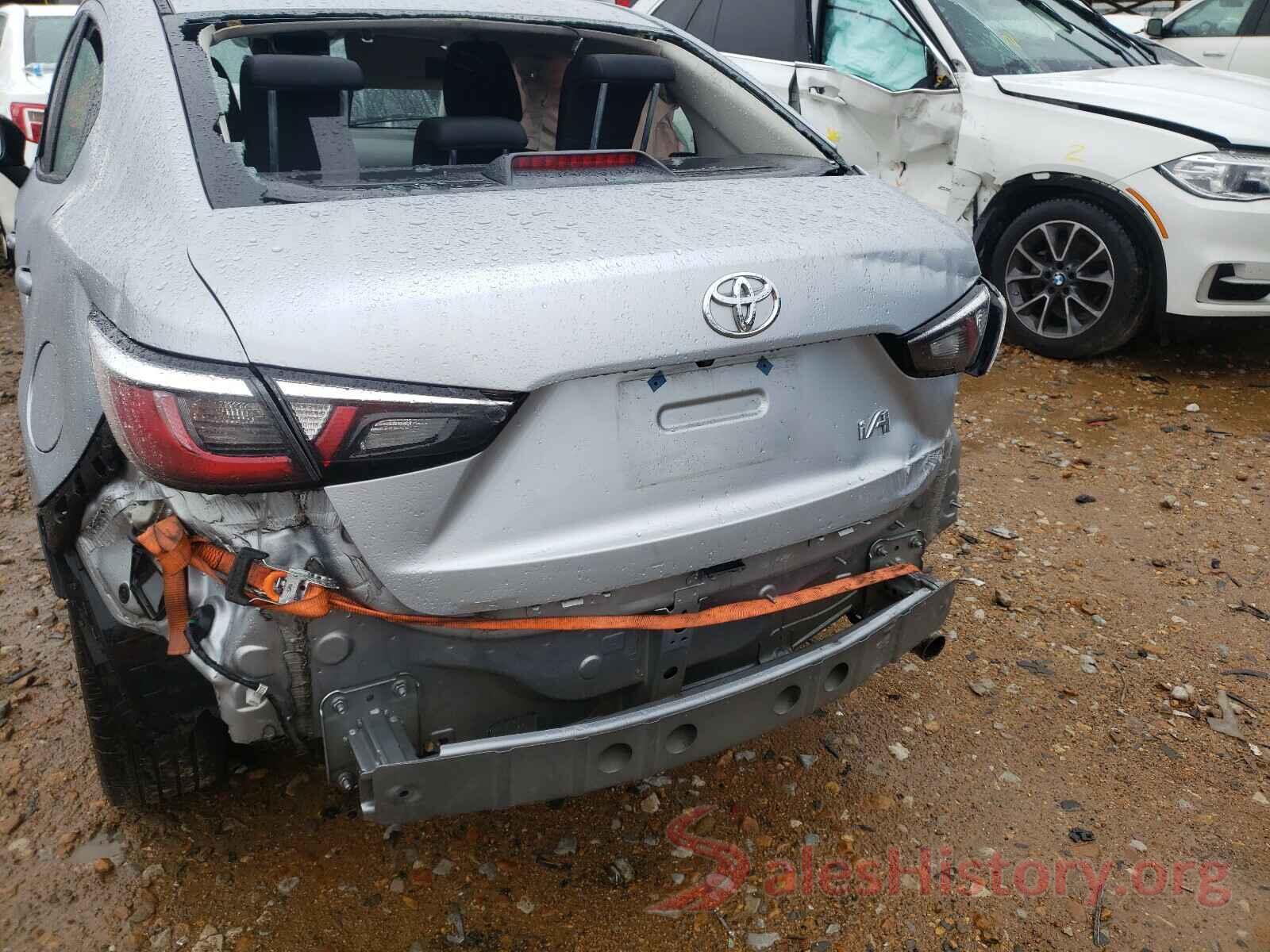 3MYDLBYV5JY325630 2018 TOYOTA YARIS