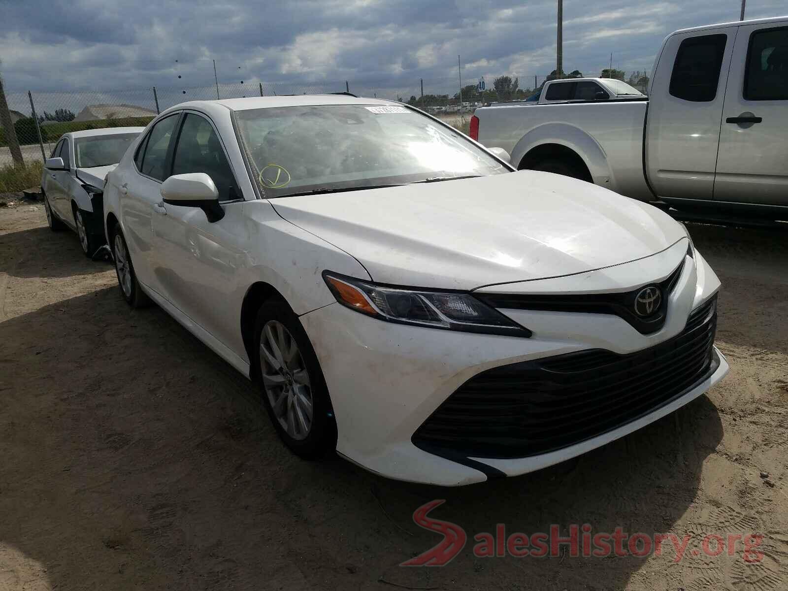 JTNB11HK5J3010875 2018 TOYOTA CAMRY