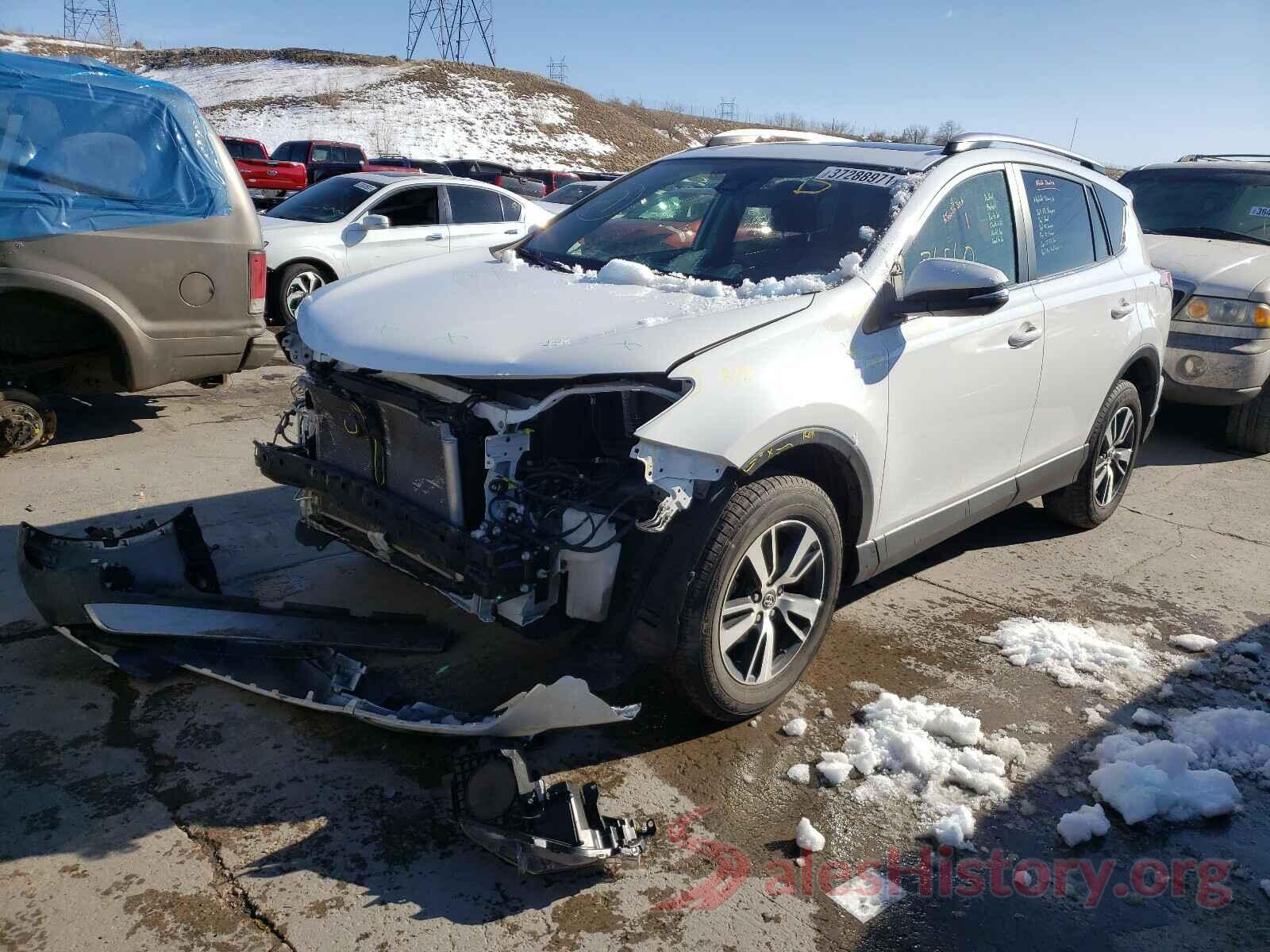 JTMRFREV5HD215747 2017 TOYOTA RAV4