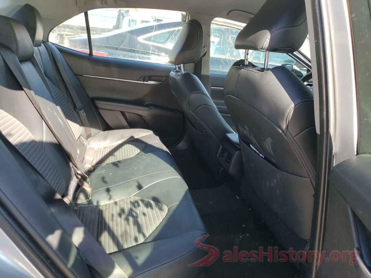 4T1B11HK8JU645566 2018 TOYOTA CAMRY