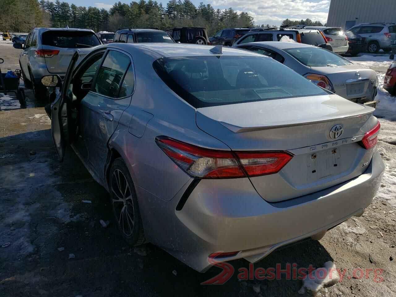 4T1B11HK8JU645566 2018 TOYOTA CAMRY