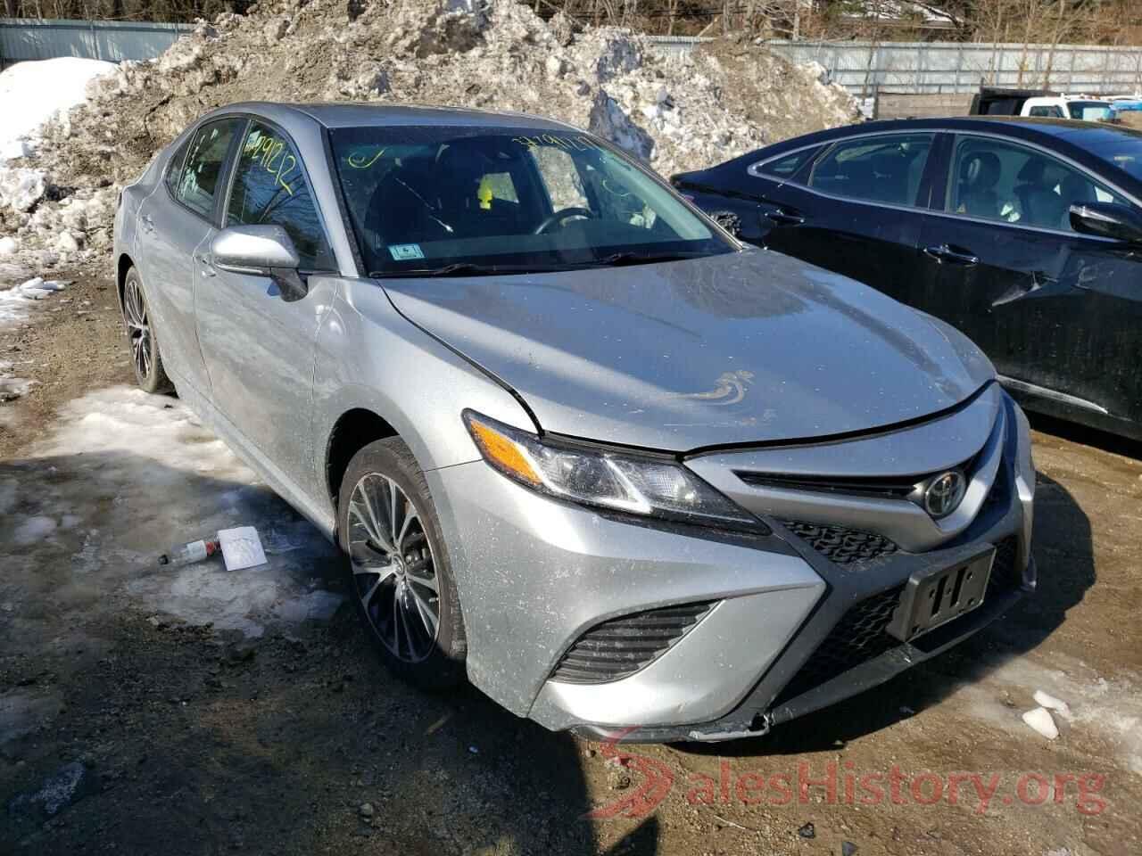 4T1B11HK8JU645566 2018 TOYOTA CAMRY