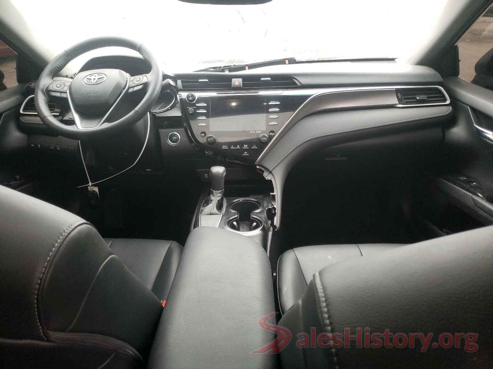 4T1B11HK2JU541879 2018 TOYOTA CAMRY