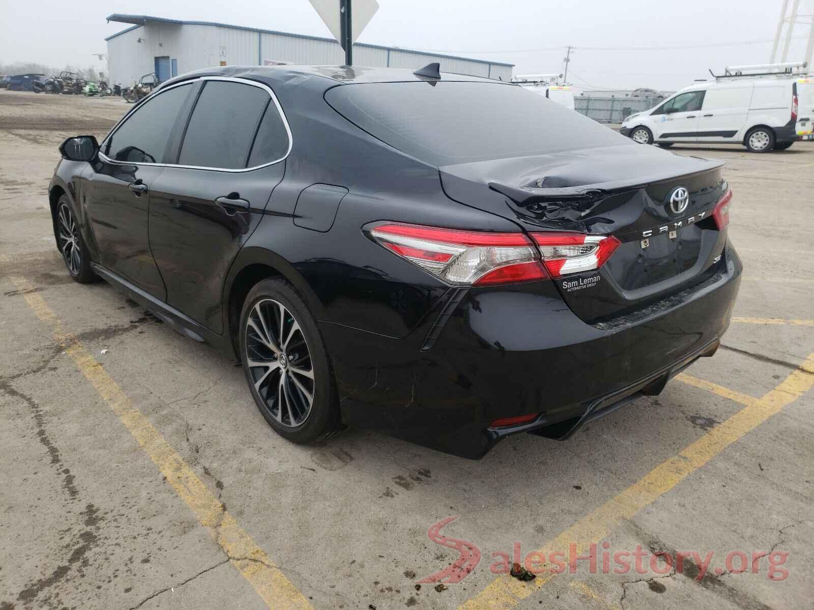 4T1B11HK2JU541879 2018 TOYOTA CAMRY