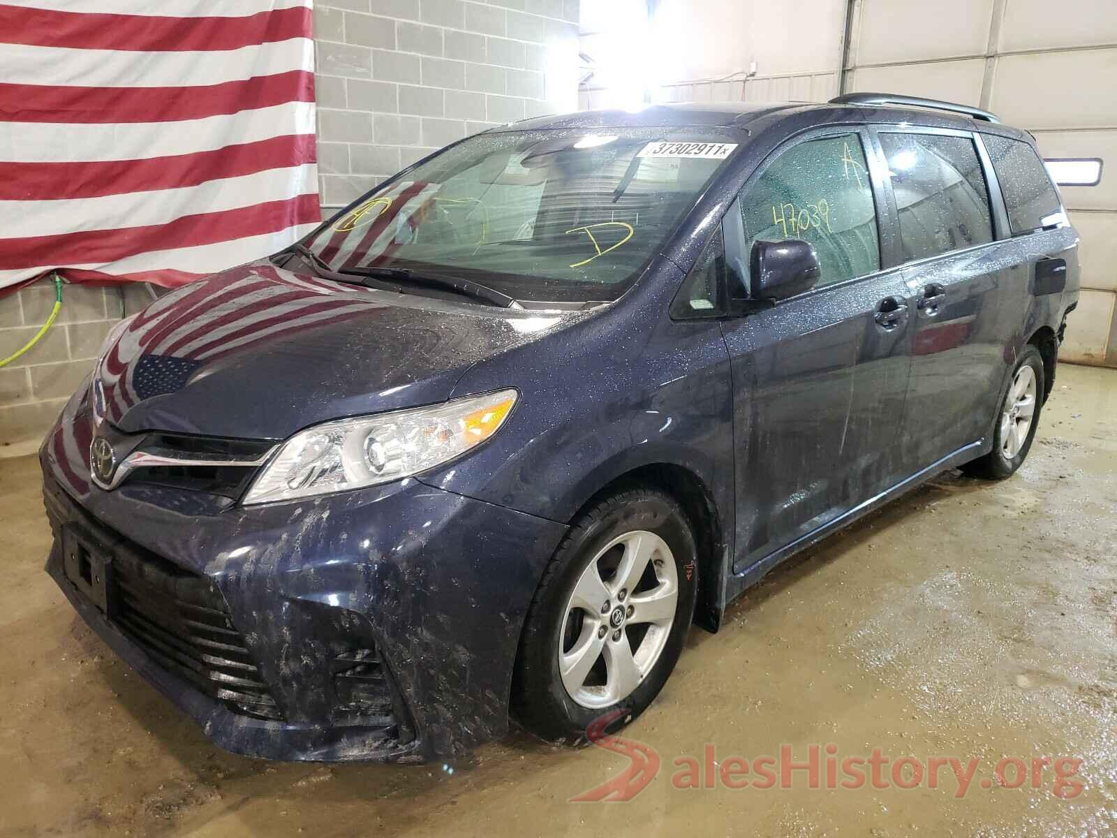 5TDKZ3DC0JS929978 2018 TOYOTA SIENNA