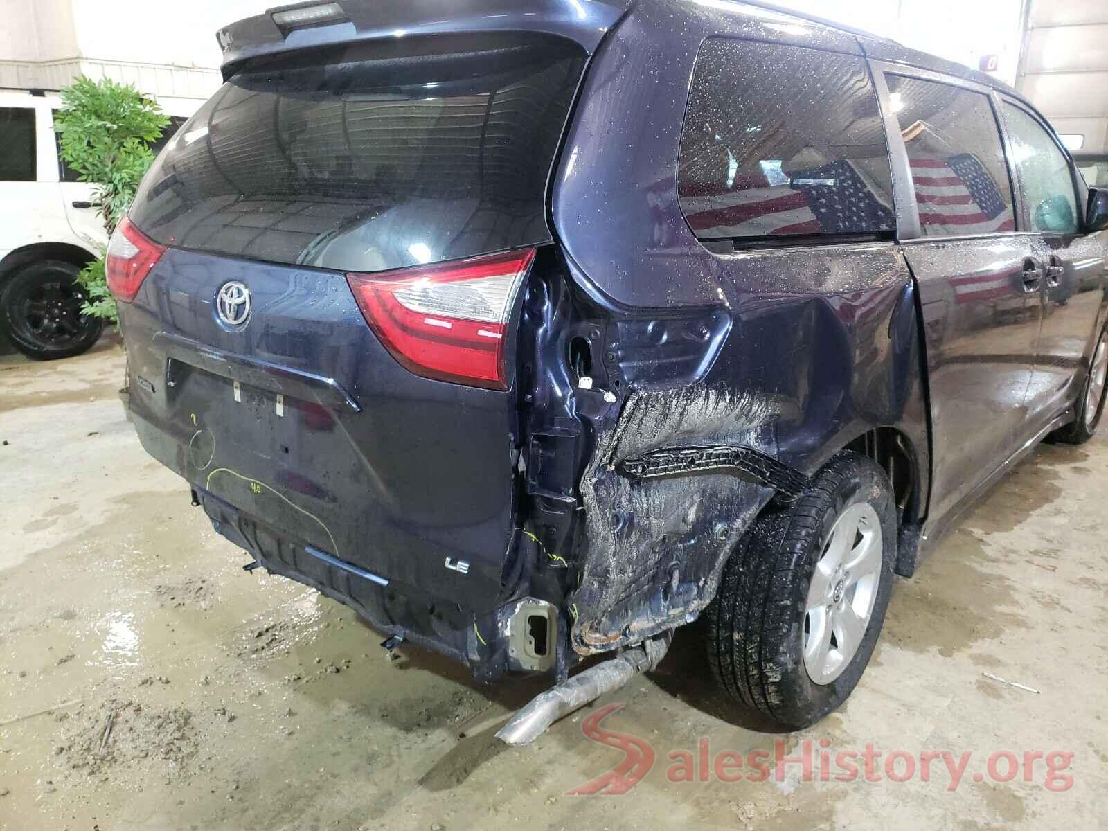 5TDKZ3DC0JS929978 2018 TOYOTA SIENNA