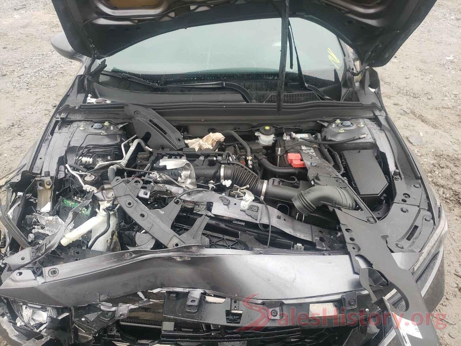 1HGCV1F32JA097978 2018 HONDA ACCORD