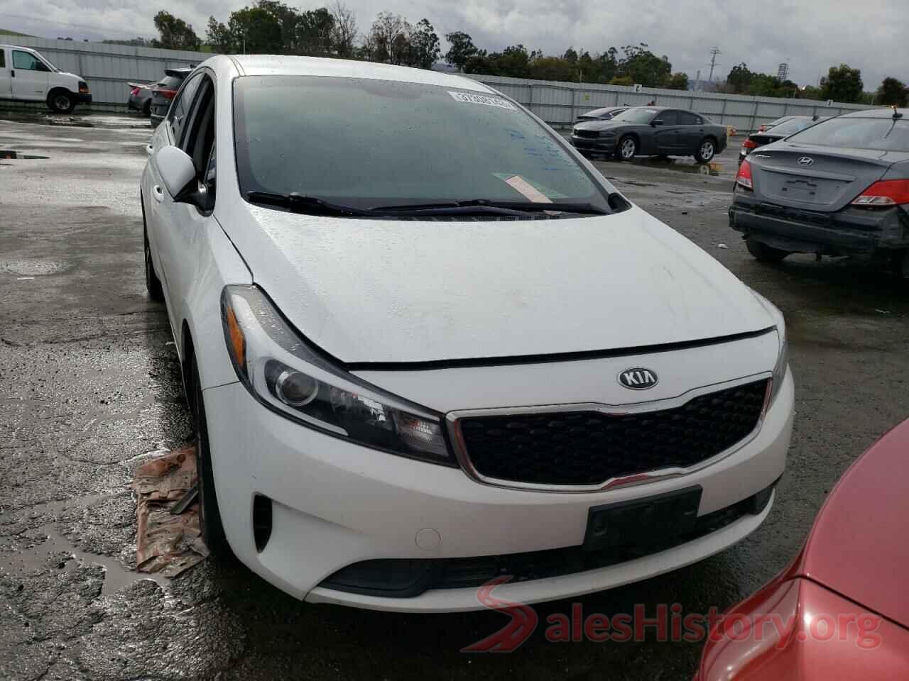 3KPFL4A72JE239689 2018 KIA FORTE