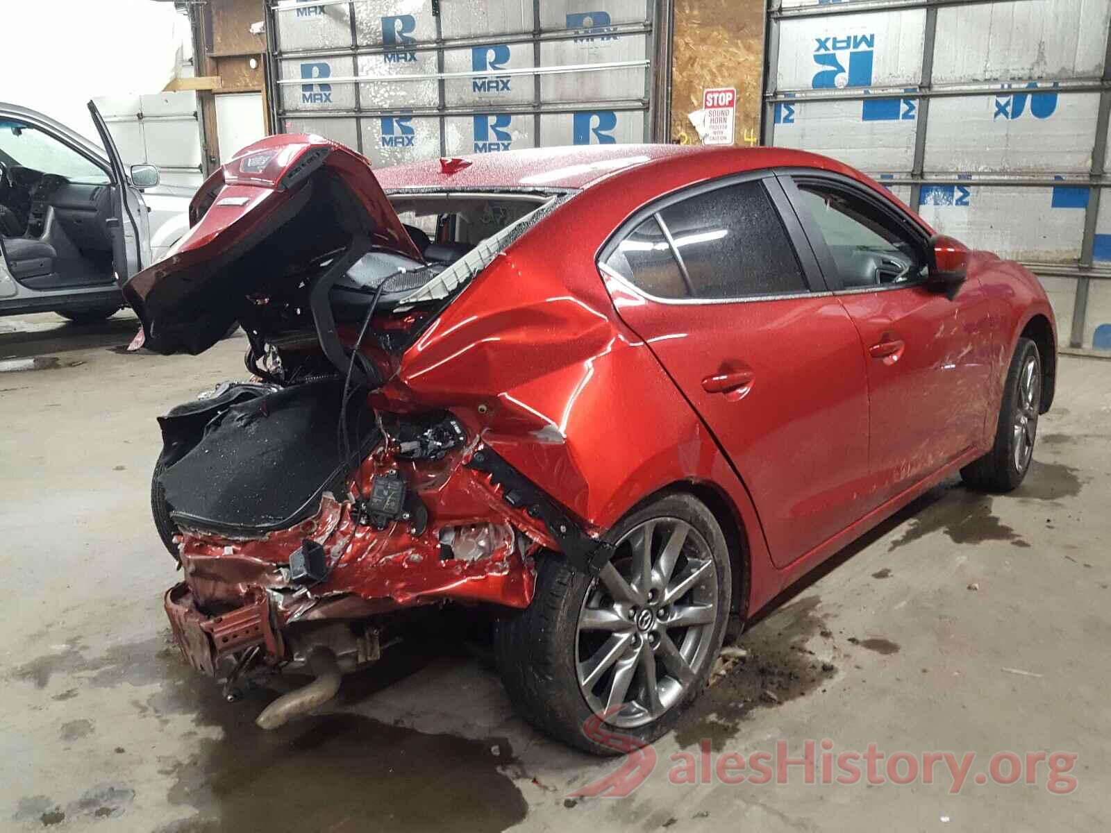 3MZBN1V35JM257511 2018 MAZDA 3