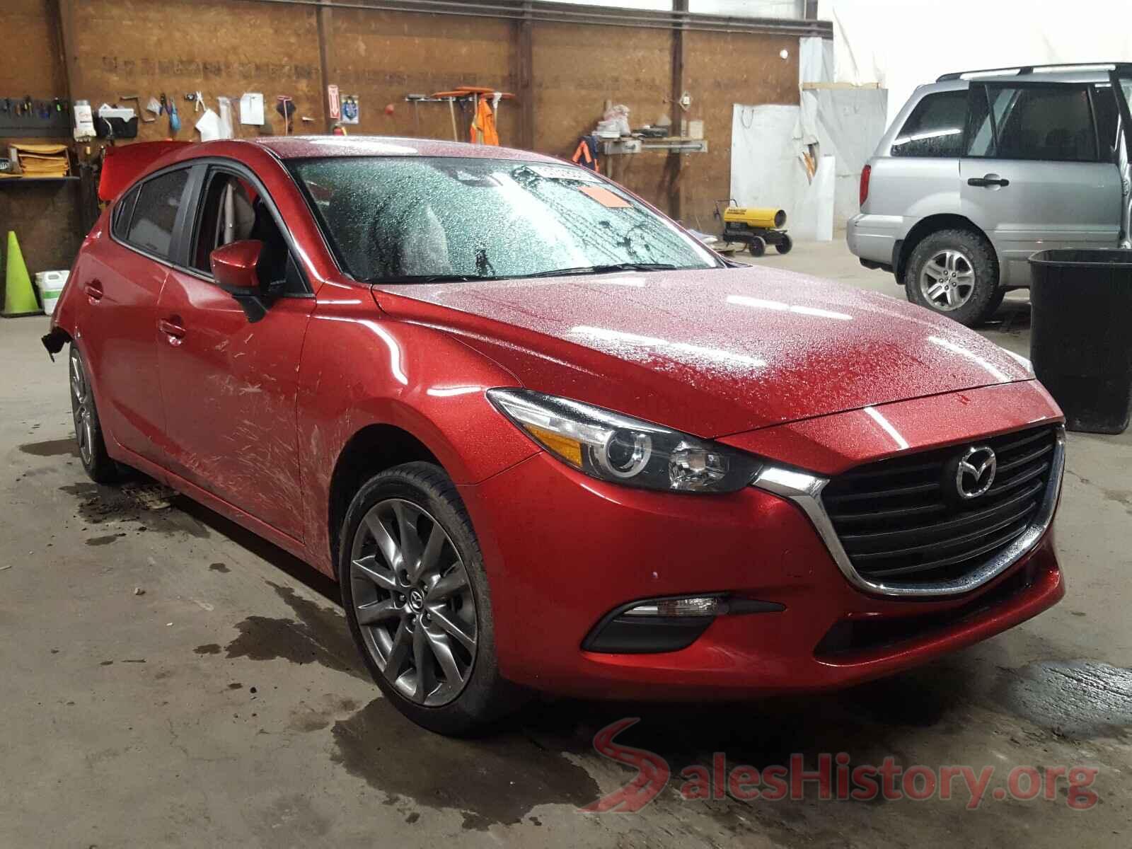 3MZBN1V35JM257511 2018 MAZDA 3