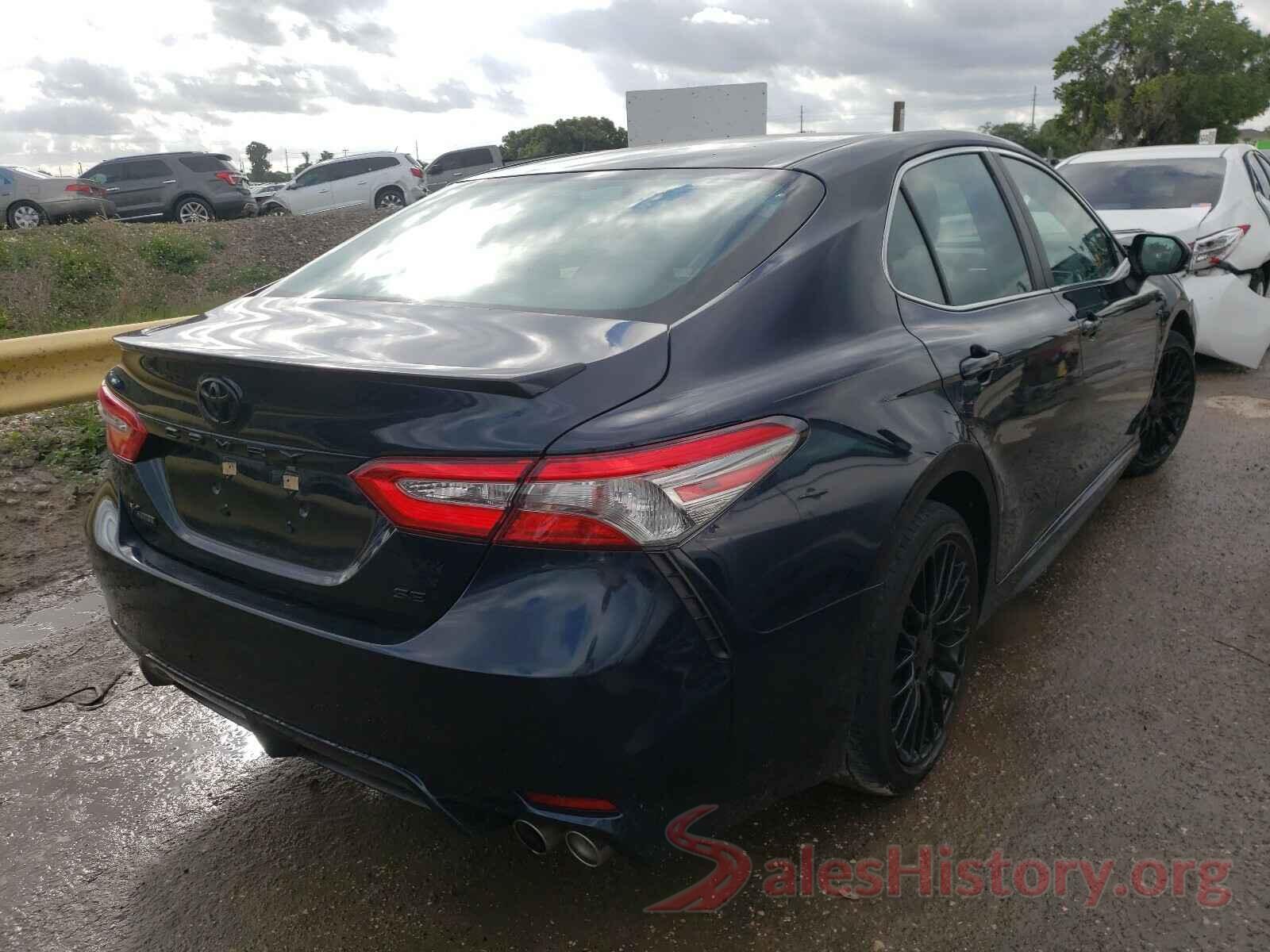 4T1B11HK5JU663572 2018 TOYOTA CAMRY