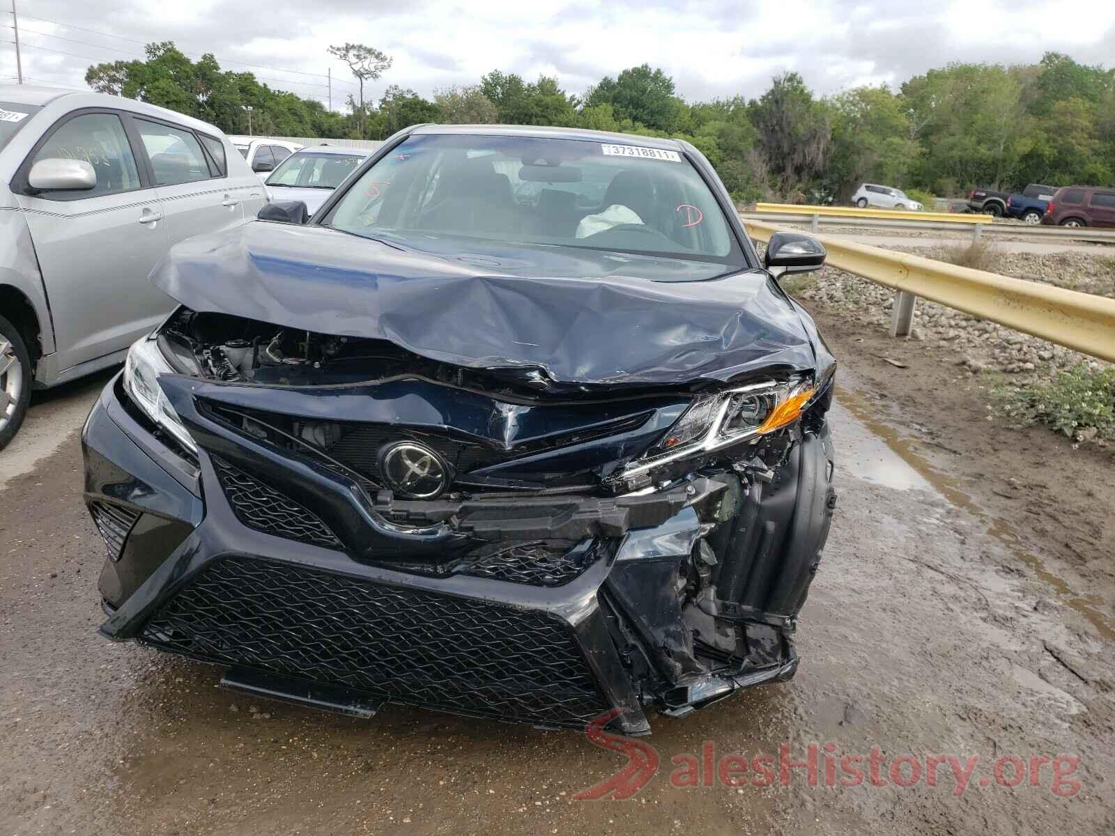 4T1B11HK5JU663572 2018 TOYOTA CAMRY