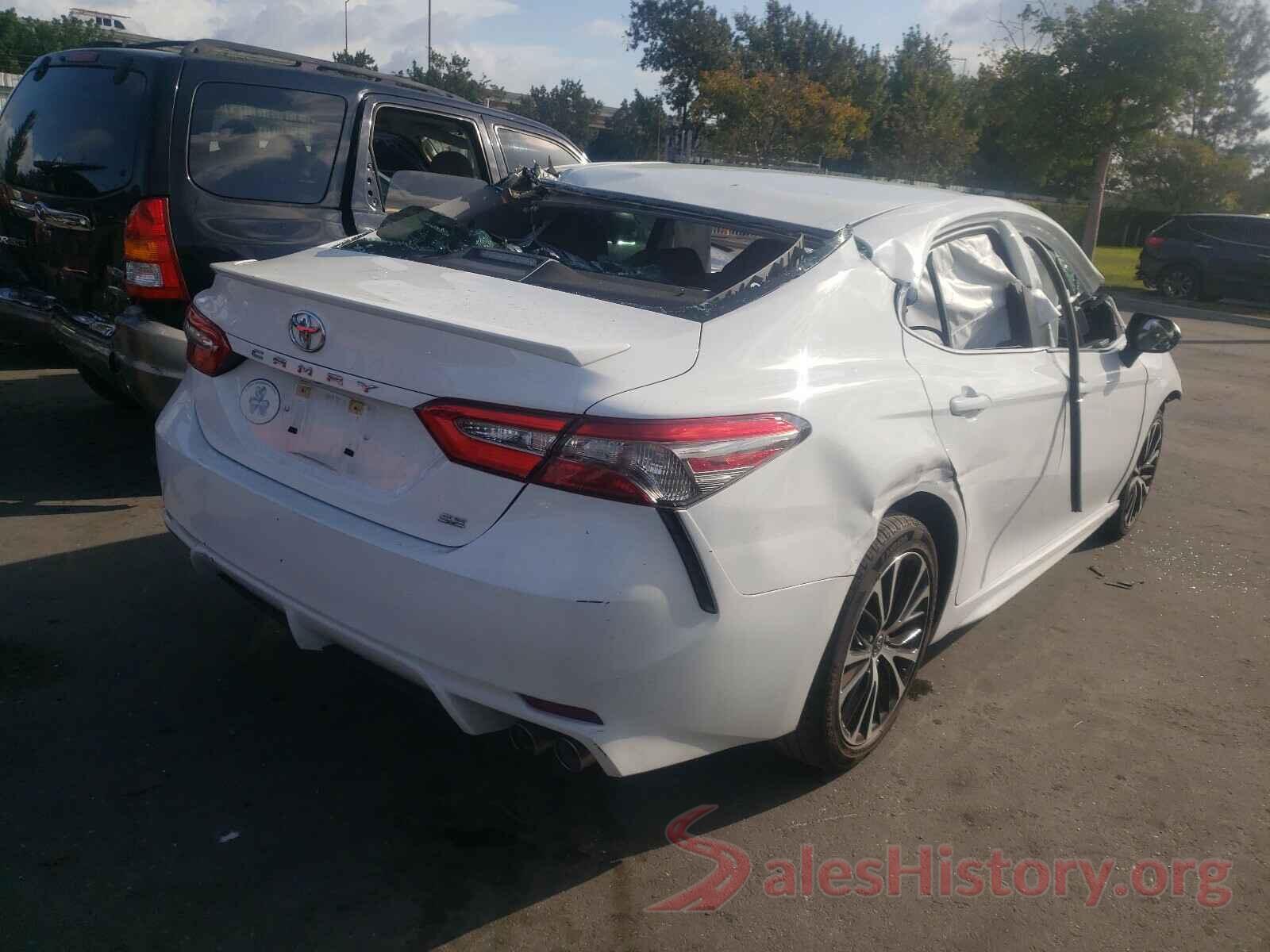 4T1B11HK8JU558198 2018 TOYOTA CAMRY