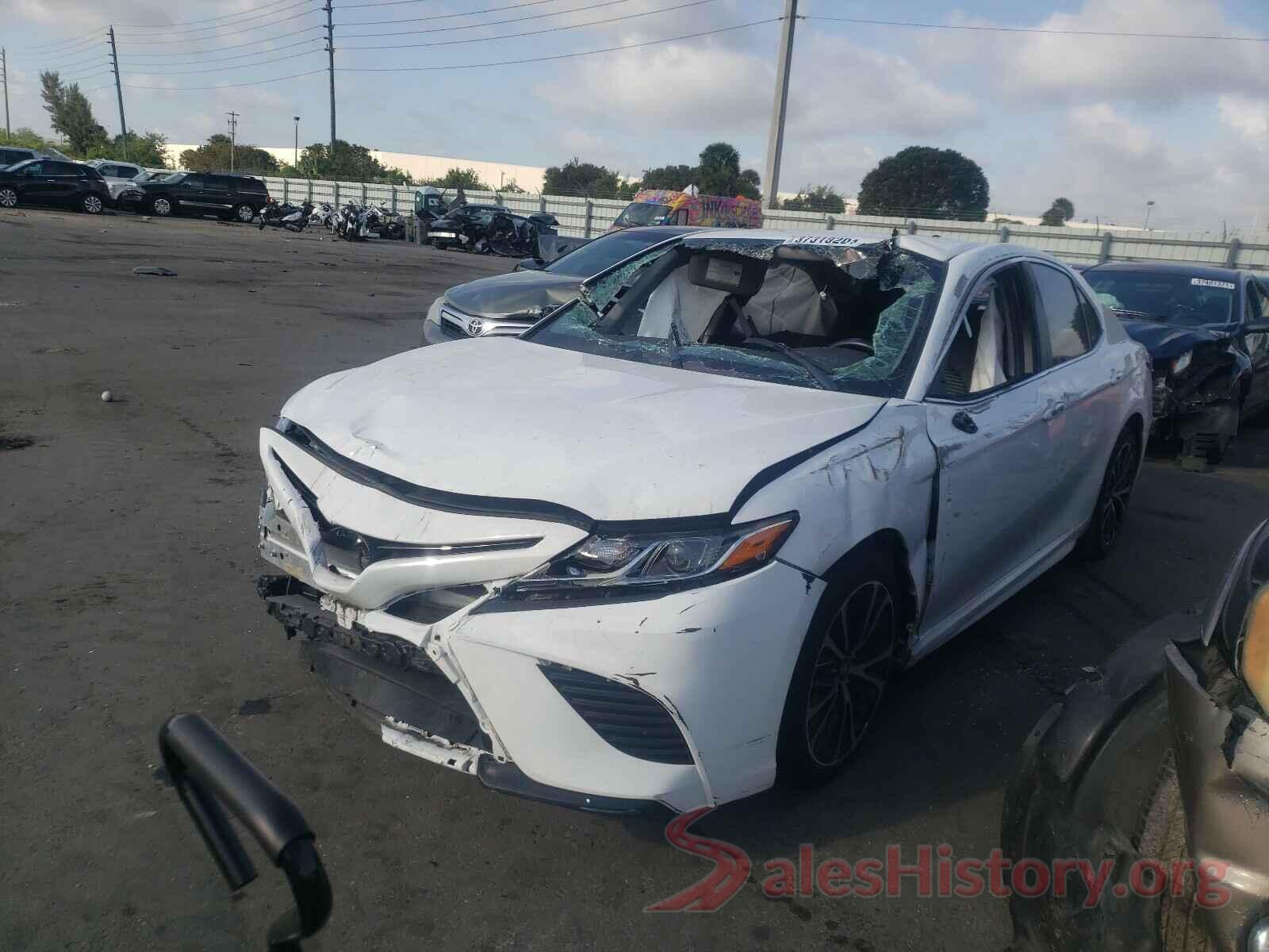 4T1B11HK8JU558198 2018 TOYOTA CAMRY