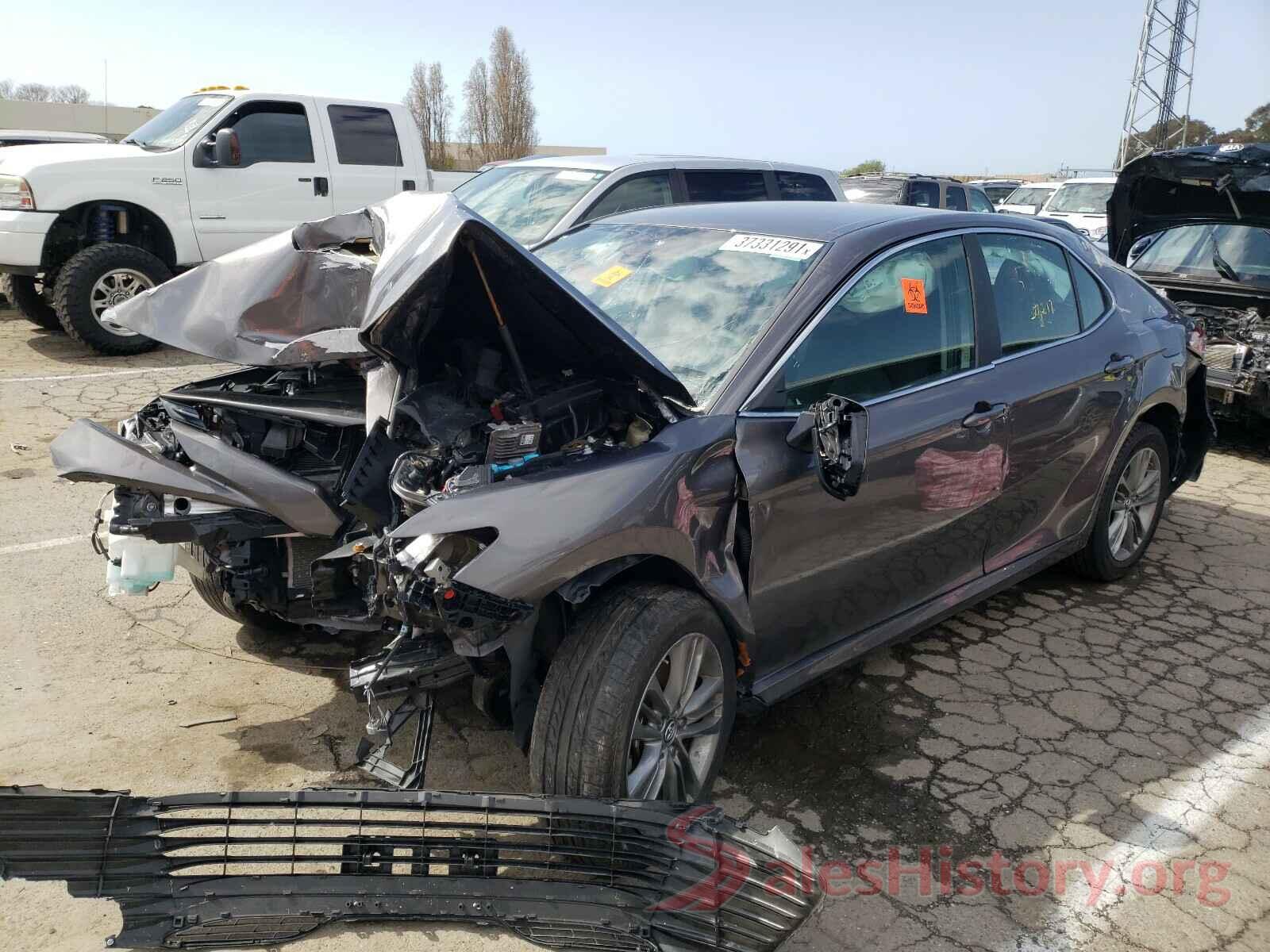 4T1B11HK3KU268498 2019 TOYOTA CAMRY