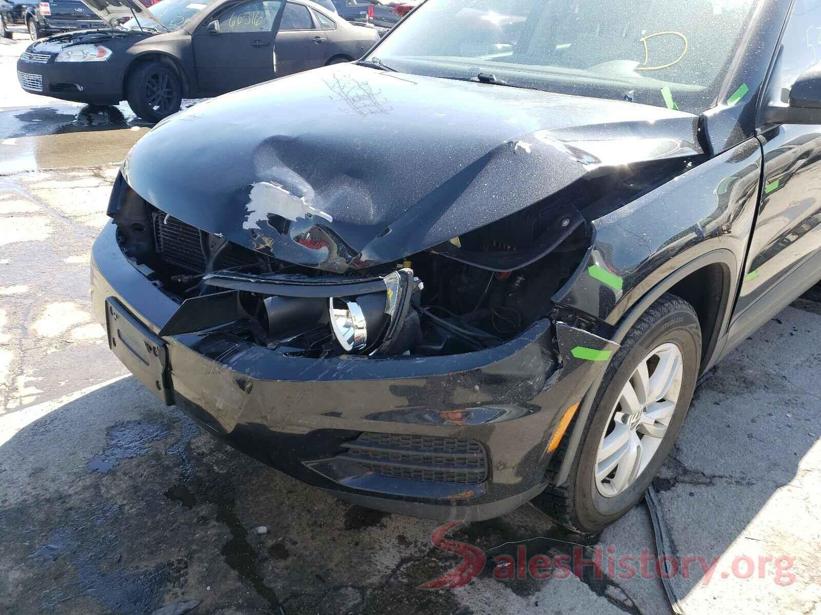 WVGBV7AX2HK021717 2017 VOLKSWAGEN TIGUAN