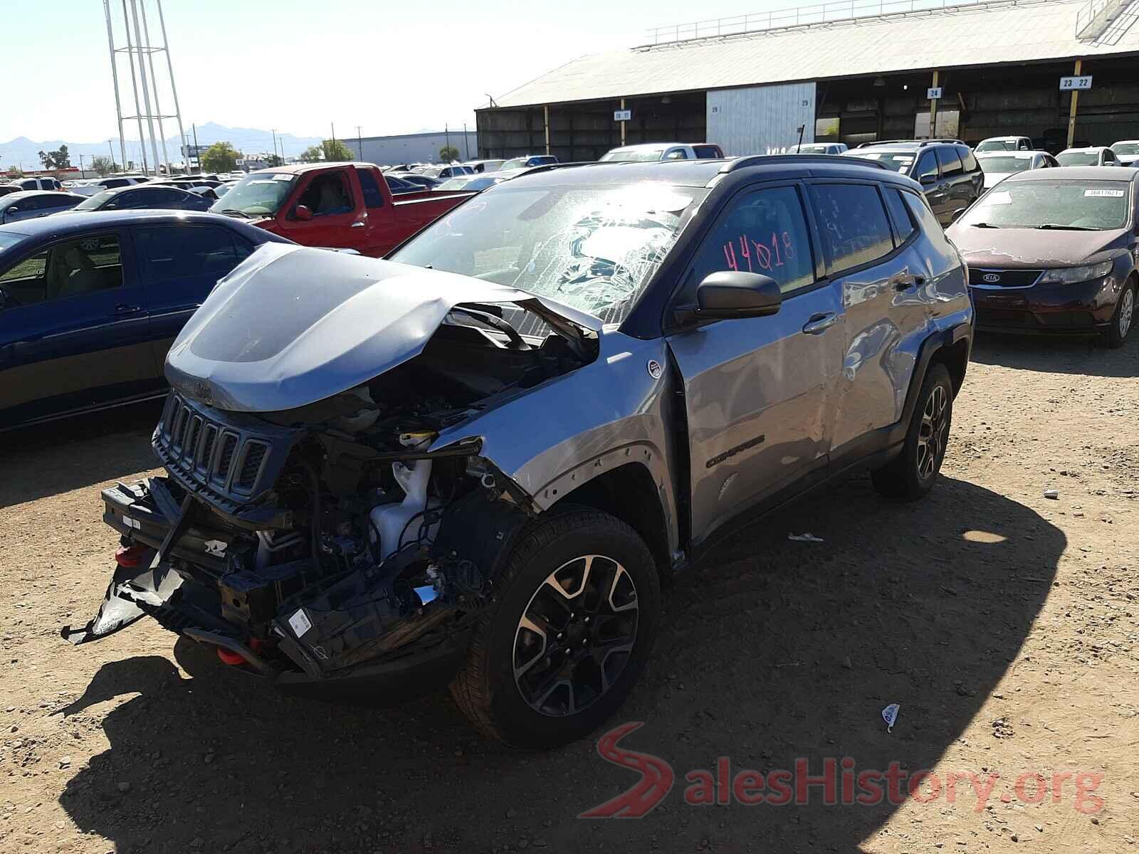 3C4NJDDB7KT733545 2019 JEEP COMPASS