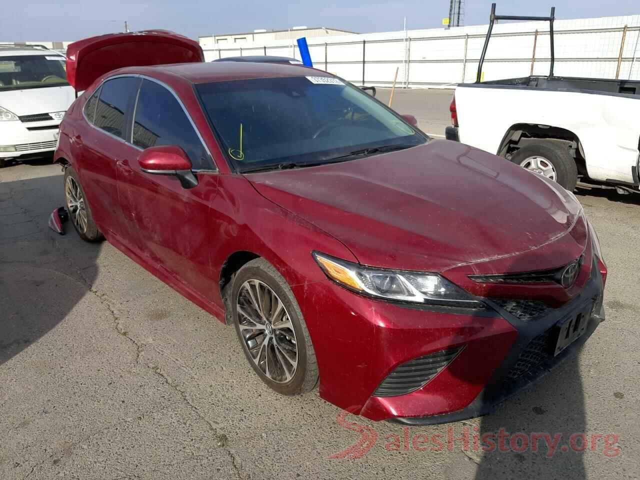 4T1B11HK7JU652086 2018 TOYOTA CAMRY