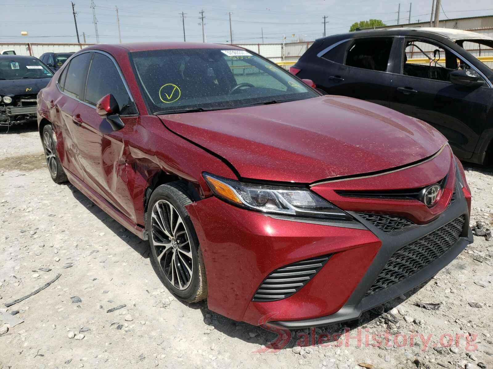 4T1B11HK5JU575525 2018 TOYOTA CAMRY