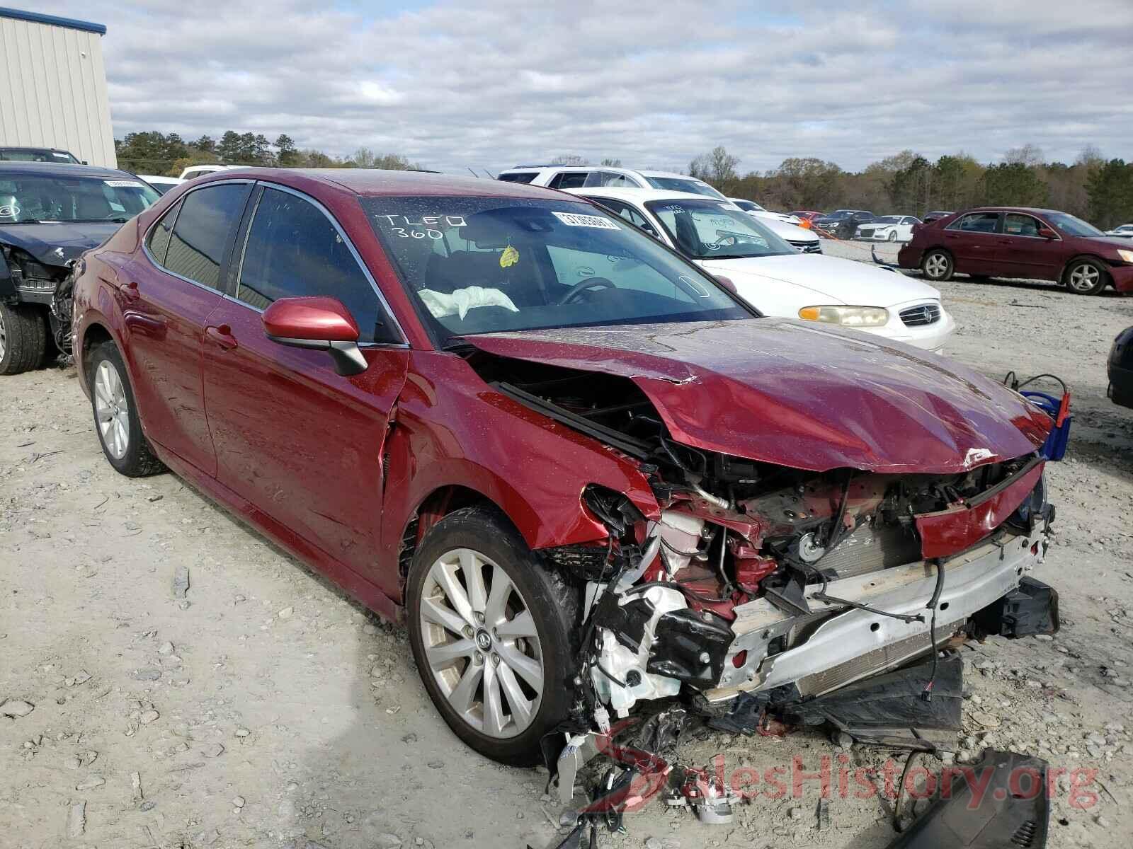 4T1B11HK3JU601040 2018 TOYOTA CAMRY