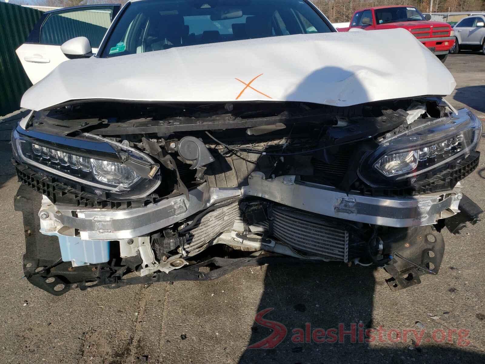 1HGCV1F37JA082117 2018 HONDA ACCORD