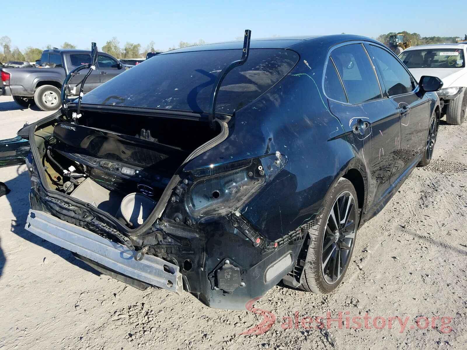 4T1B61HK6JU528862 2018 TOYOTA CAMRY