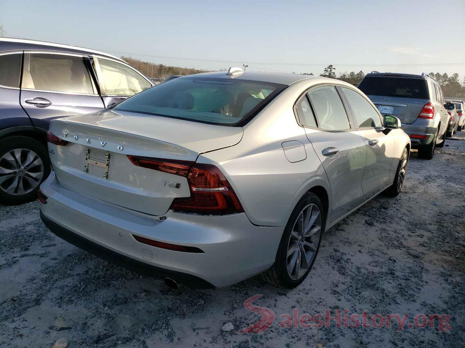 7JRA22TKXKG002440 2019 VOLVO S60