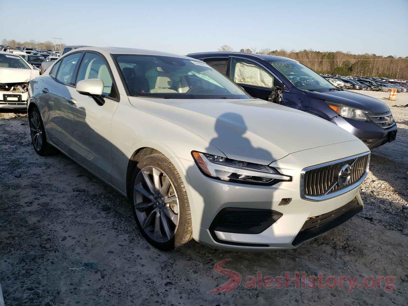 7JRA22TKXKG002440 2019 VOLVO S60