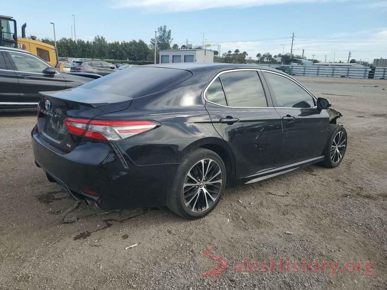 4T1B11HK4JU670447 2018 TOYOTA CAMRY