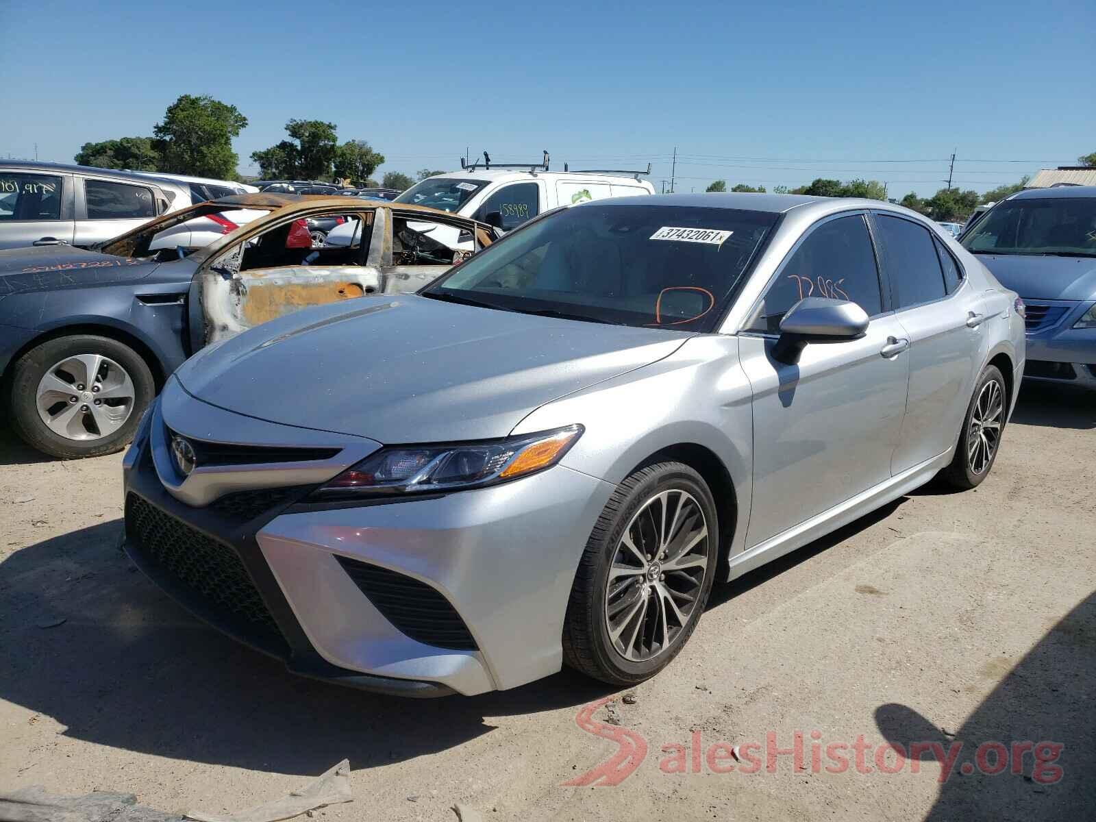 4T1B11HK0JU520805 2018 TOYOTA CAMRY