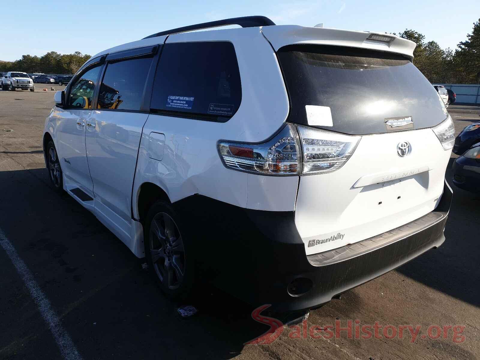 5TDXZ3DC8JS944069 2018 TOYOTA SIENNA