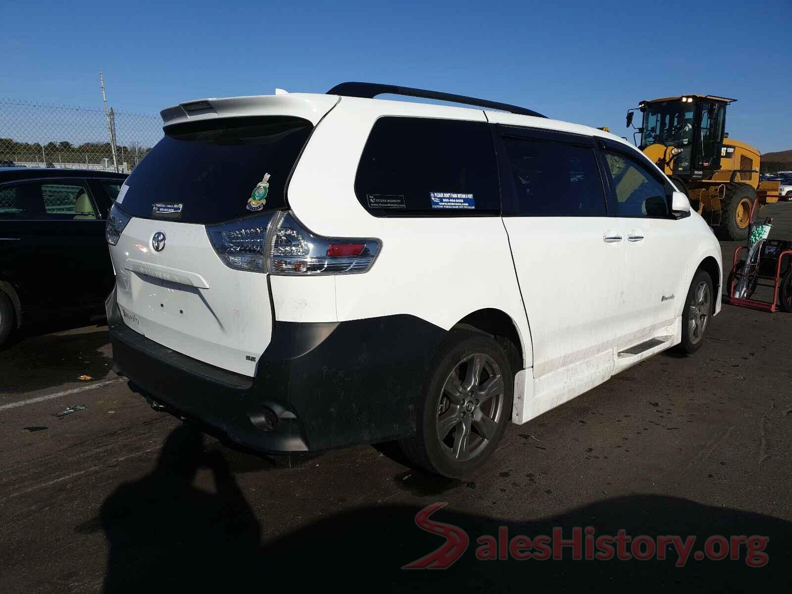 5TDXZ3DC8JS944069 2018 TOYOTA SIENNA