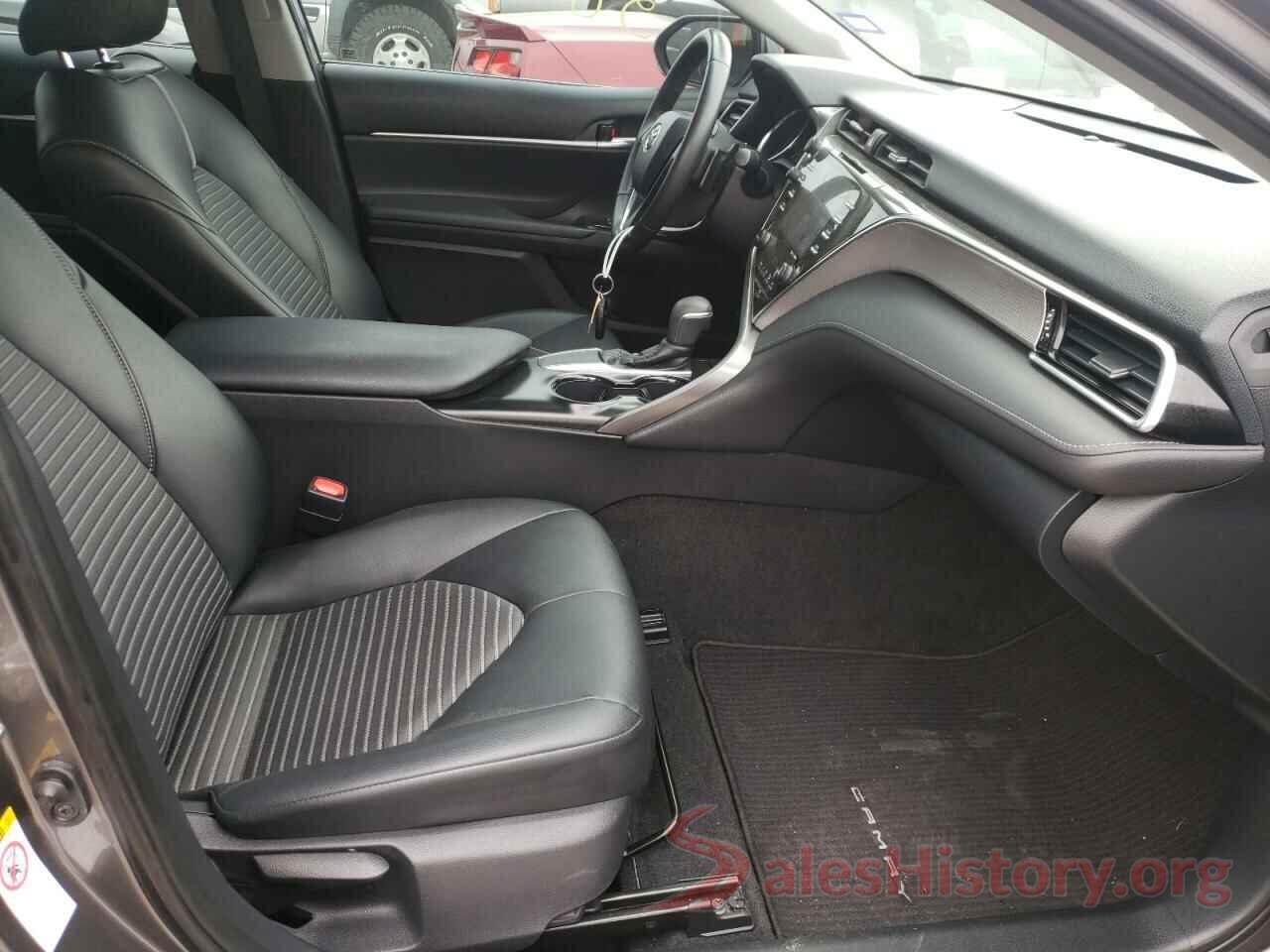 4T1B11HK2JU070168 2018 TOYOTA CAMRY