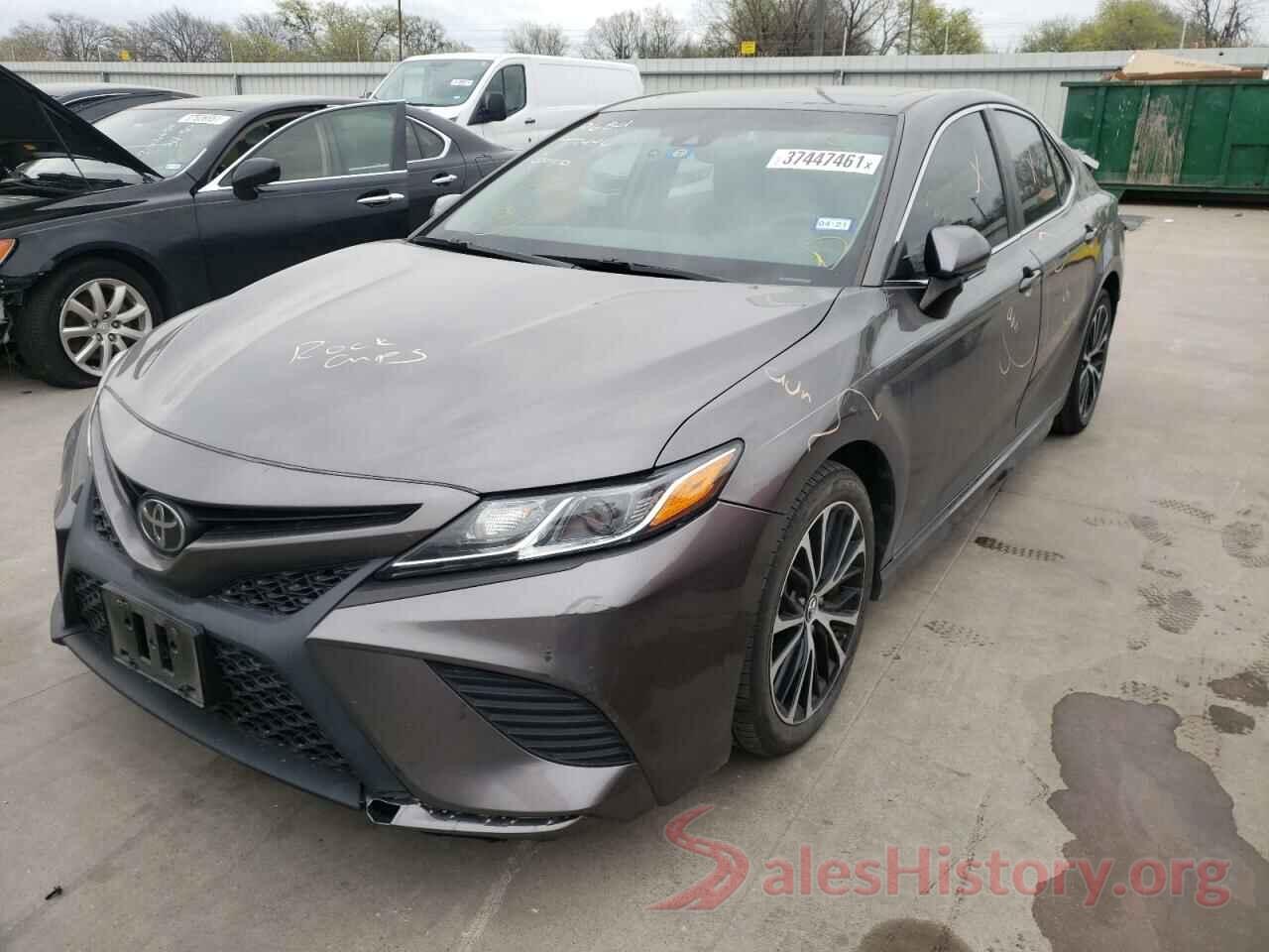 4T1B11HK2JU070168 2018 TOYOTA CAMRY