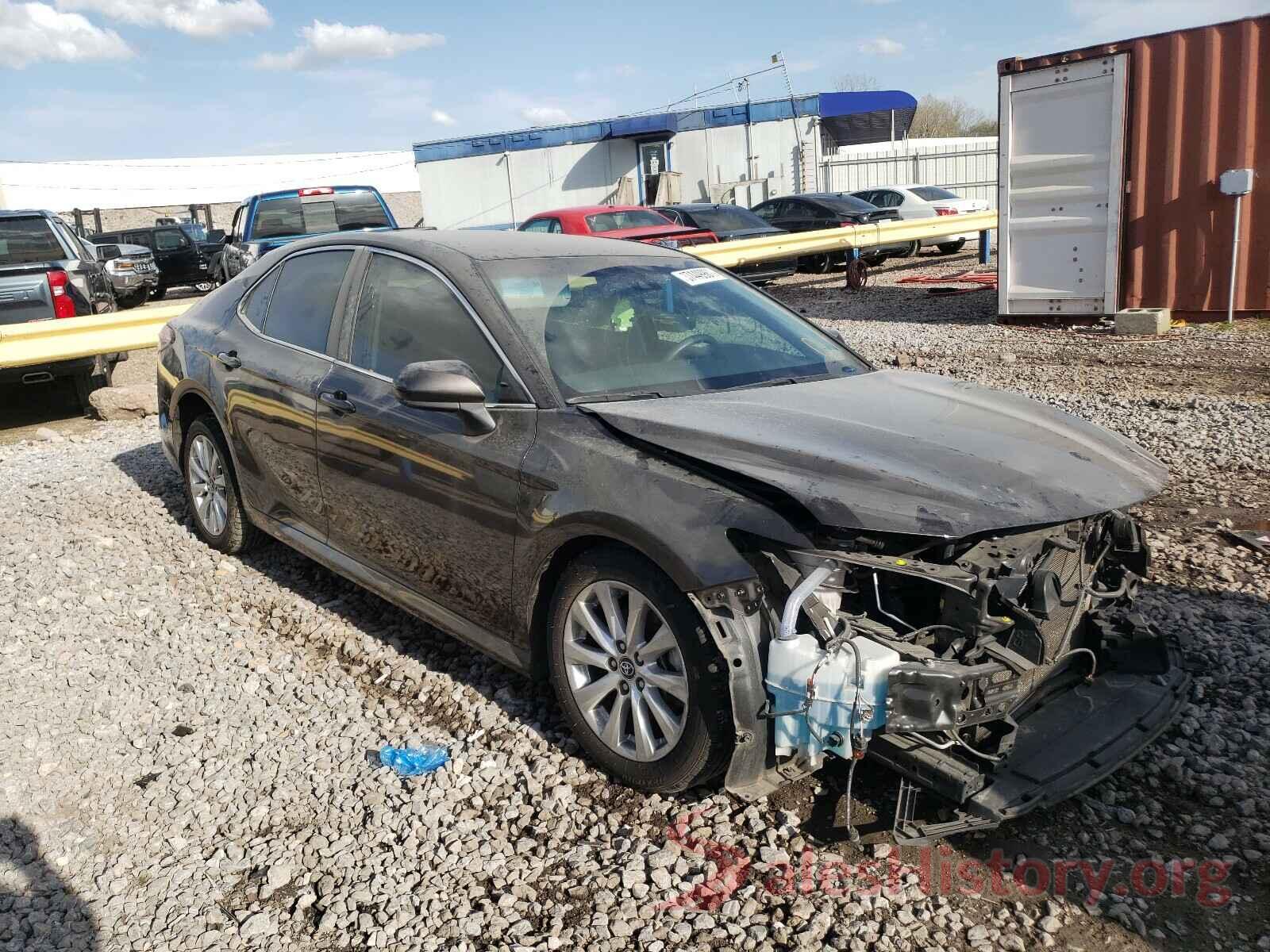 4T1B11HK4JU513050 2018 TOYOTA CAMRY