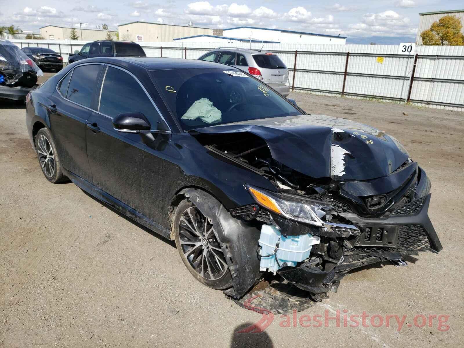 4T1B11HK8JU554863 2018 TOYOTA CAMRY