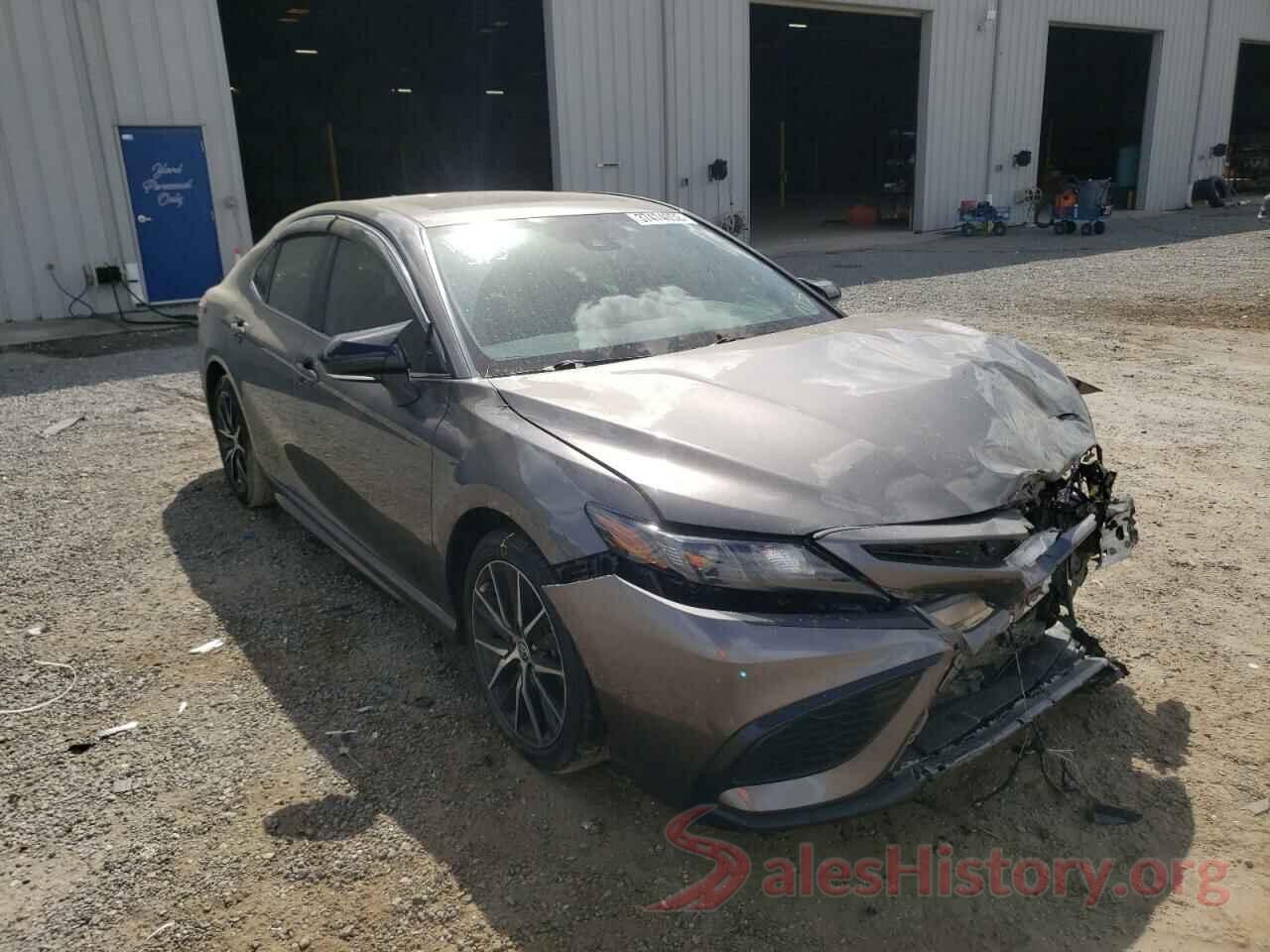 4T1G11AK7MU533068 2021 TOYOTA CAMRY